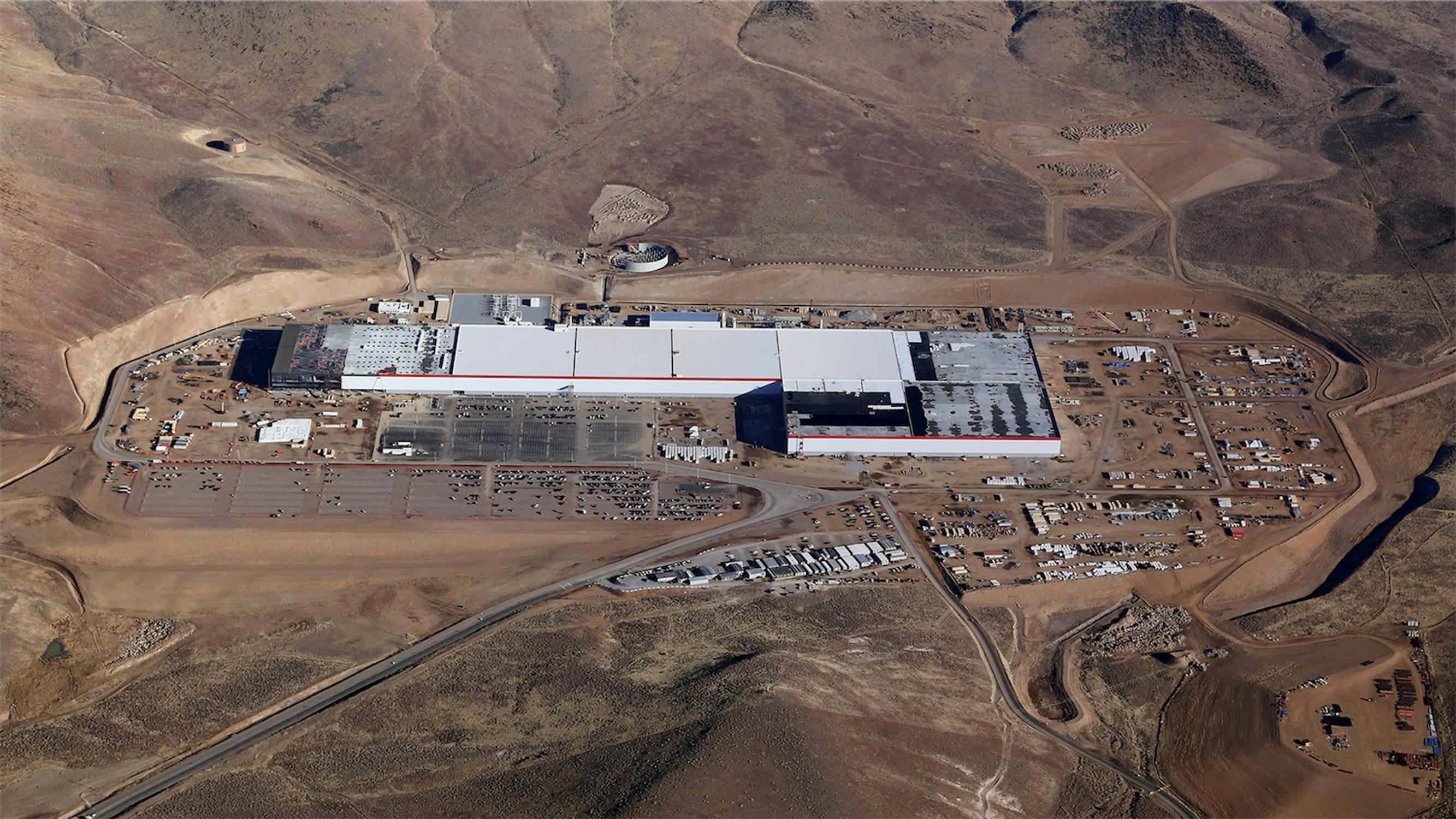 Gigafactoryn akkutuotanto alkoi – ensimmäiset akut eivät tule sähköautoihin
