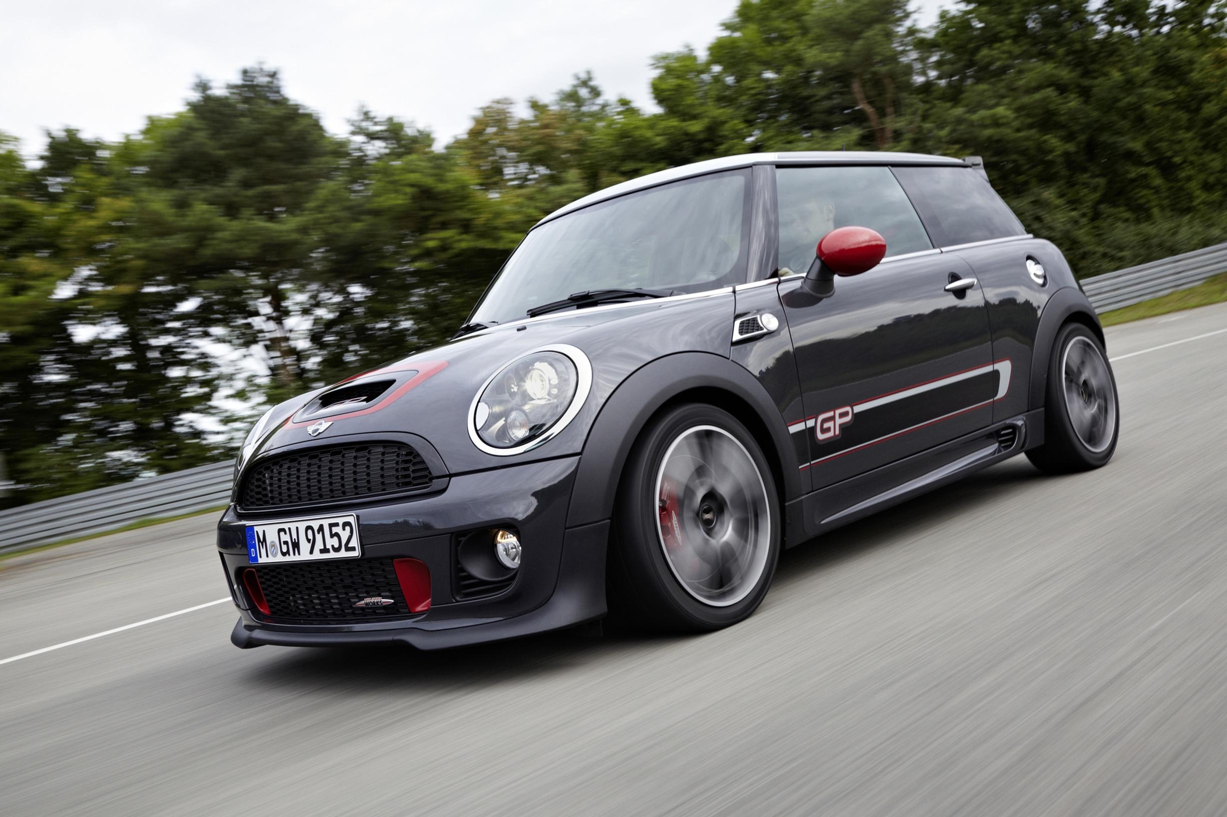 Koeajossa Mini JCW GP: Osaaville ja vauhtia arvostaville kuskeille