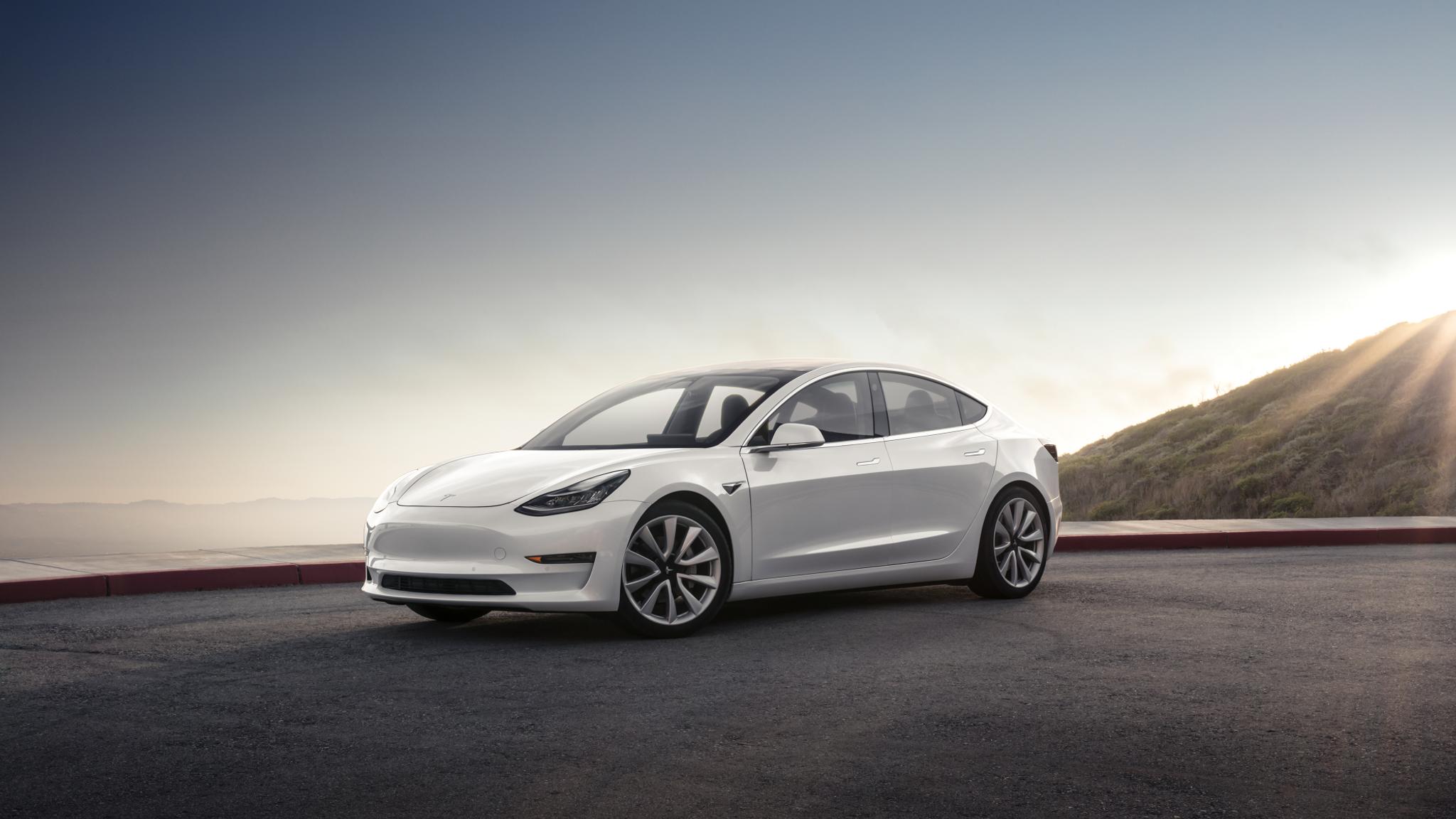 Tesla Alentaa Model 3 N Hintoja Tuulilasi