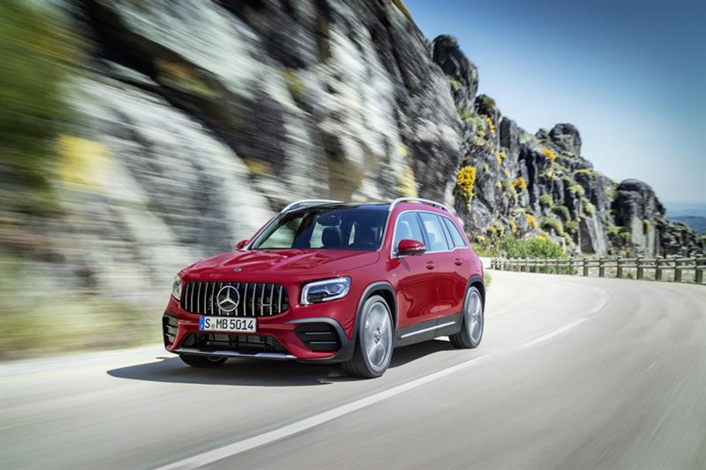 Tässä on uusi Mercedes GLB
