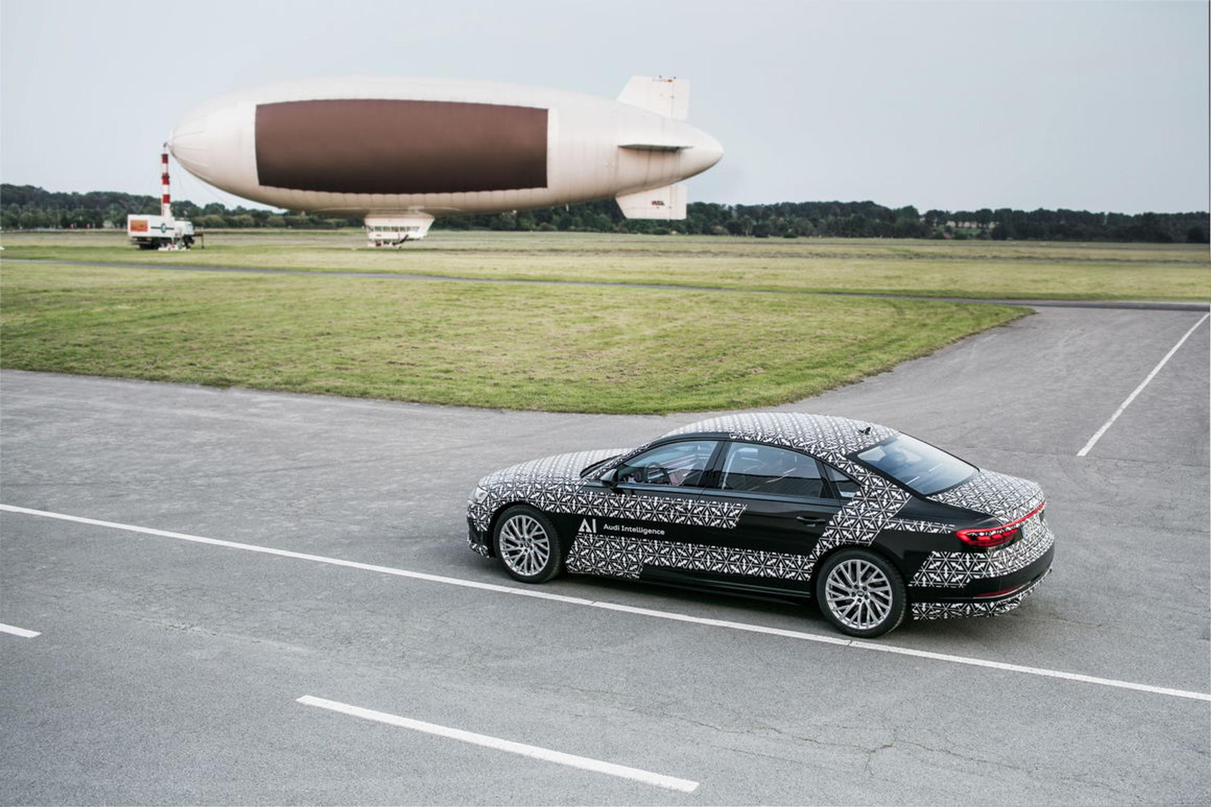 Audi: lainsäädäntö saattaa estää robottiautot