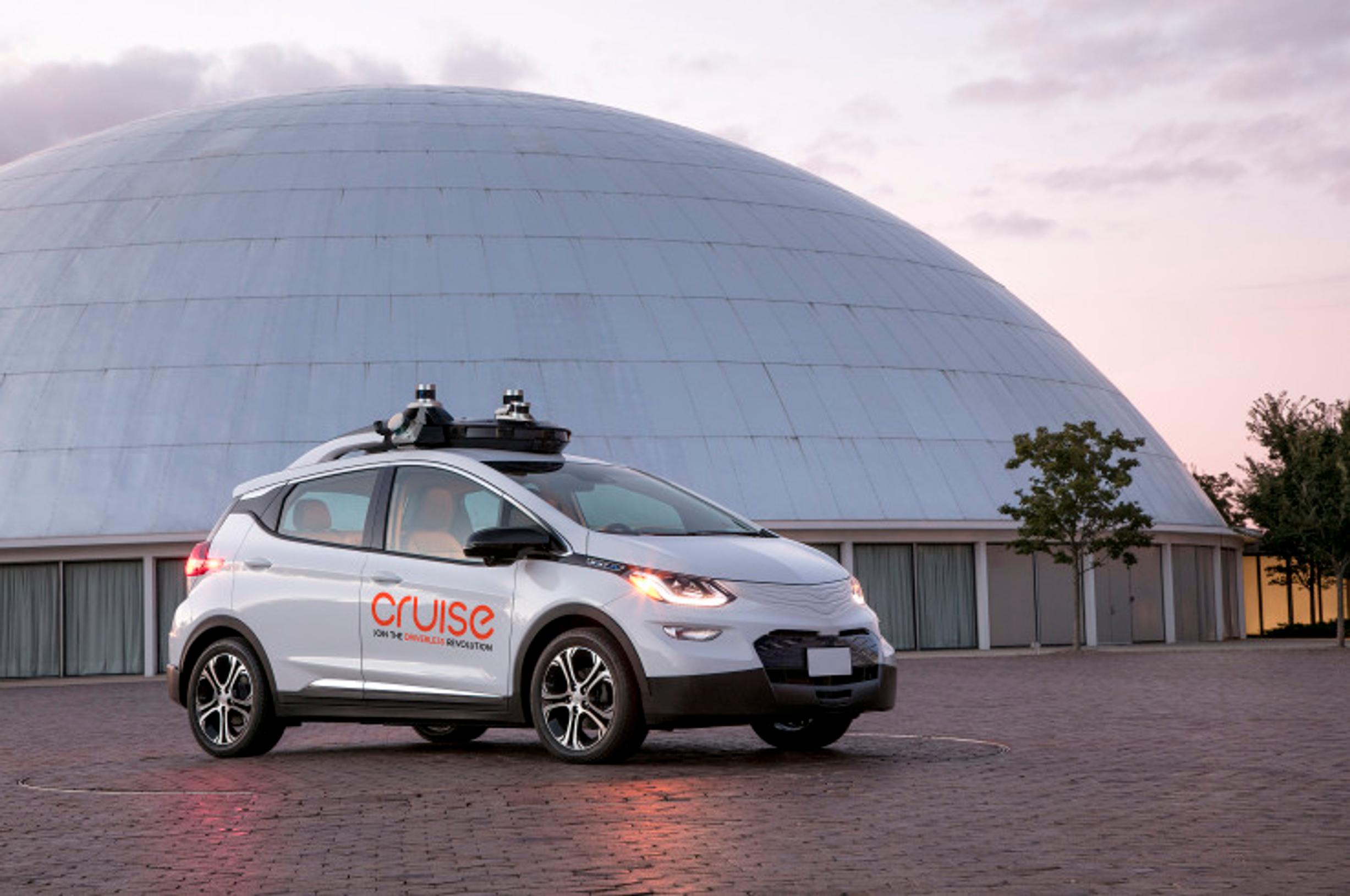 Autonomisen auton kolhima motoristi haastoi GM:n oikeuteen