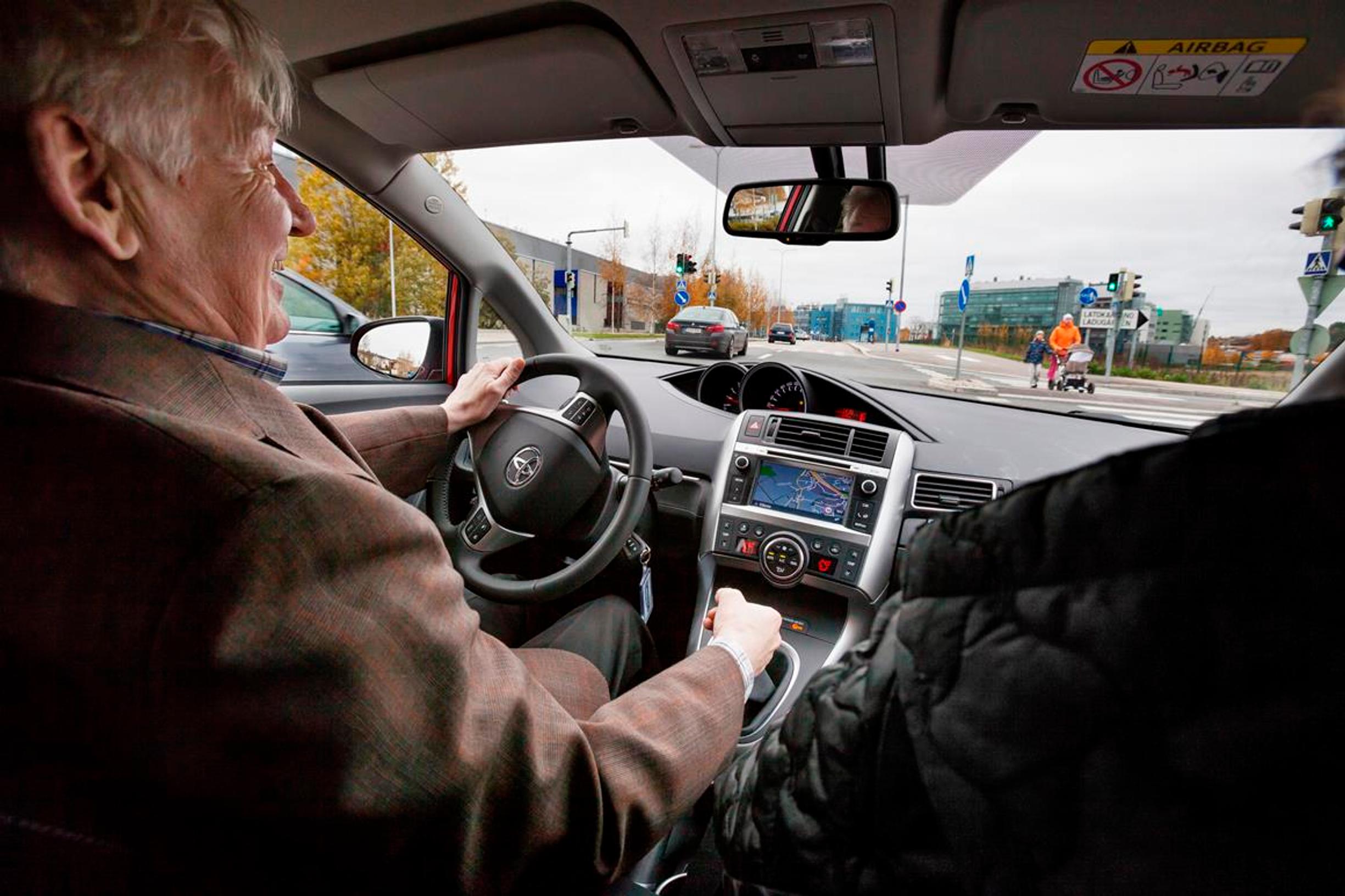 Iäkkäiden uskotaan olevan turvallisia auton ratissa