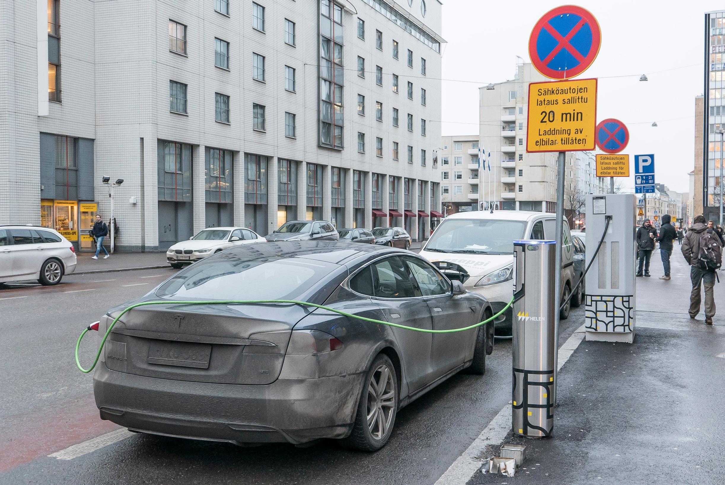Sähköautomallien määrä liki nelinkertaistuu Euroopassa kahdessa vuodessa