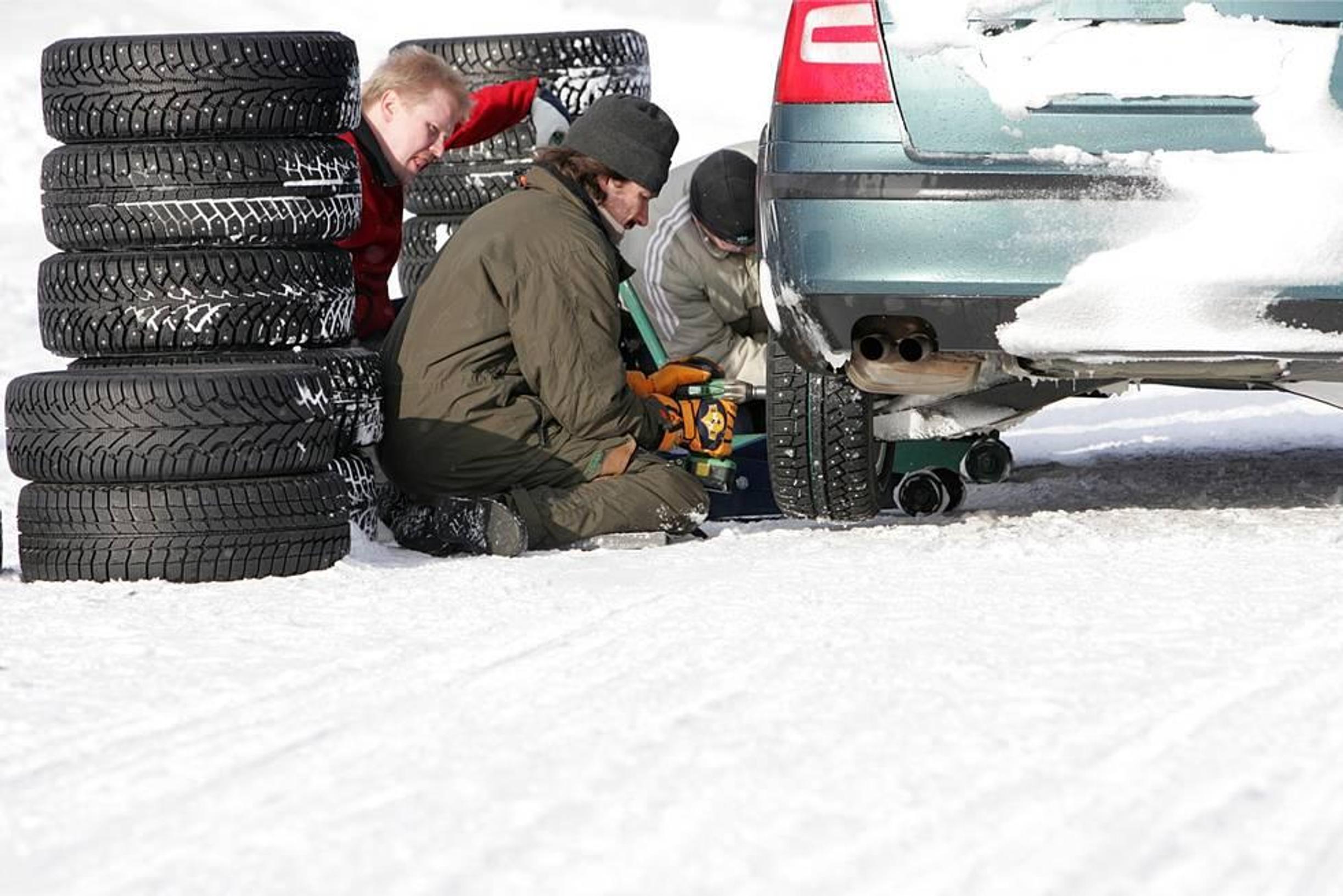 Älä säästä kakkosauton talvirenkaissa – iso turvallisuusriski