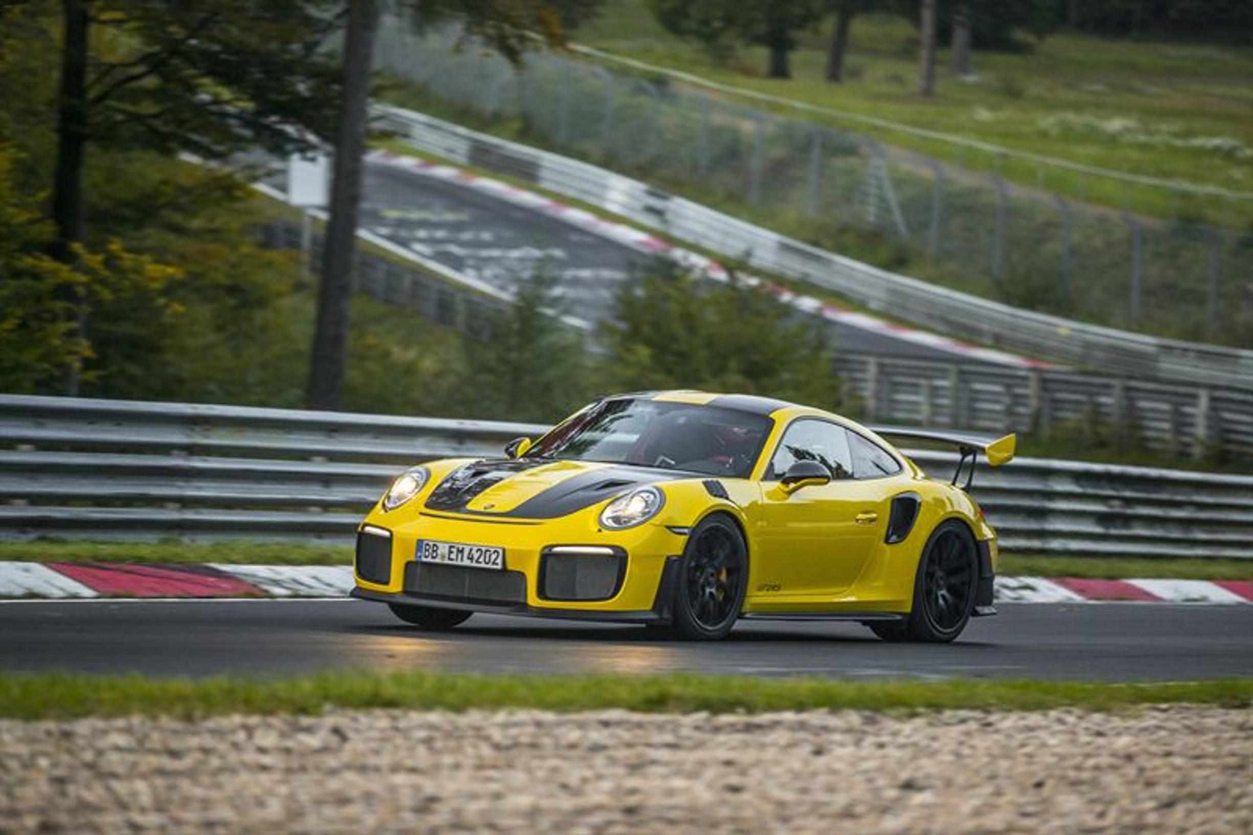Uusi Porsche 911 GT2 RS teki urheiluautojen huiman ME-ajan