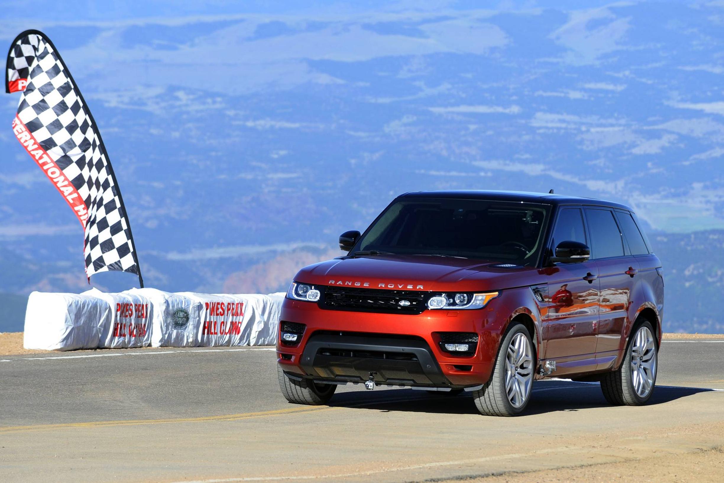 Range Rover Sportin tuotantomalli Pikes Peakilla – ja ennätykset paukkuivat