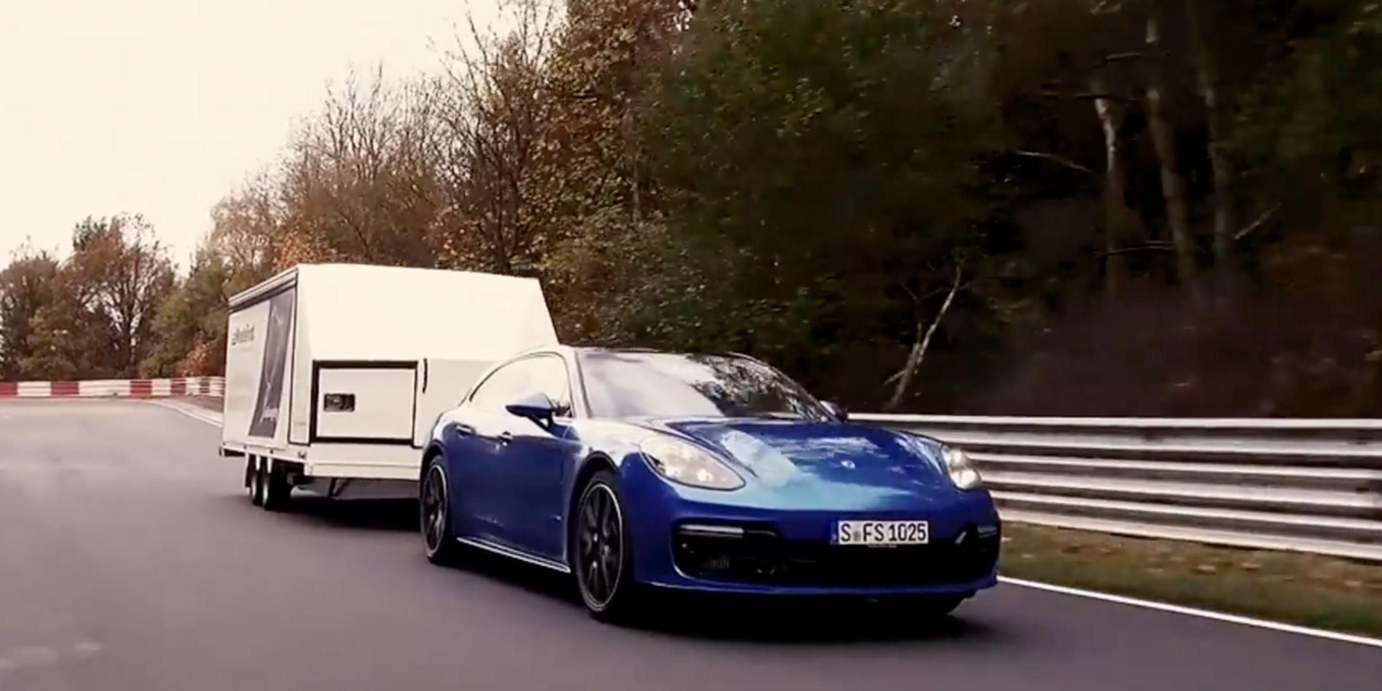 Katso video: Porsche Panameralle erikoinen kierrosennätys