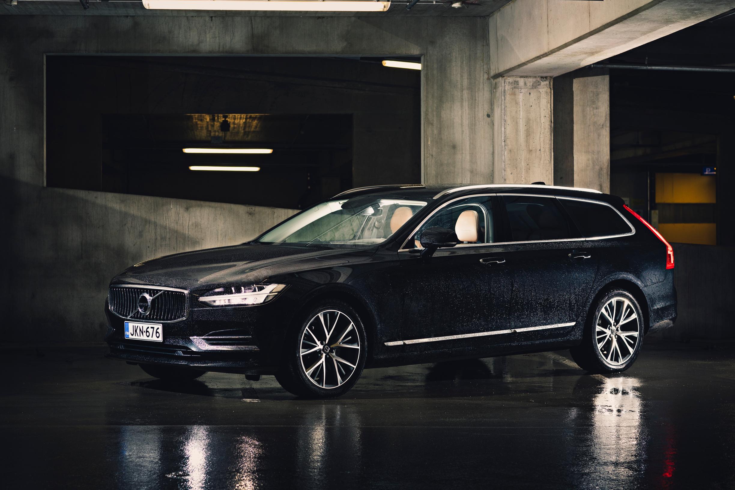 Tuulilasin koeajossa Volvo V90 T8