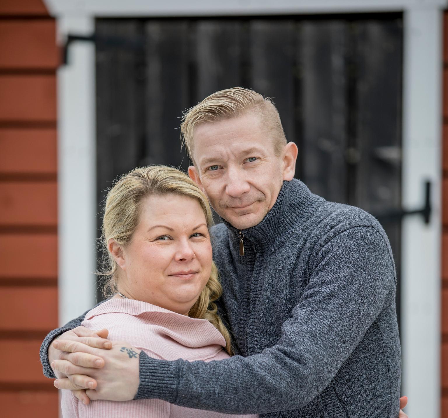 Simo Apu Päivi Silmu hoitaa Simo Silmun Yölintu-yhtyeen fanituotebisneksen: Olen ...