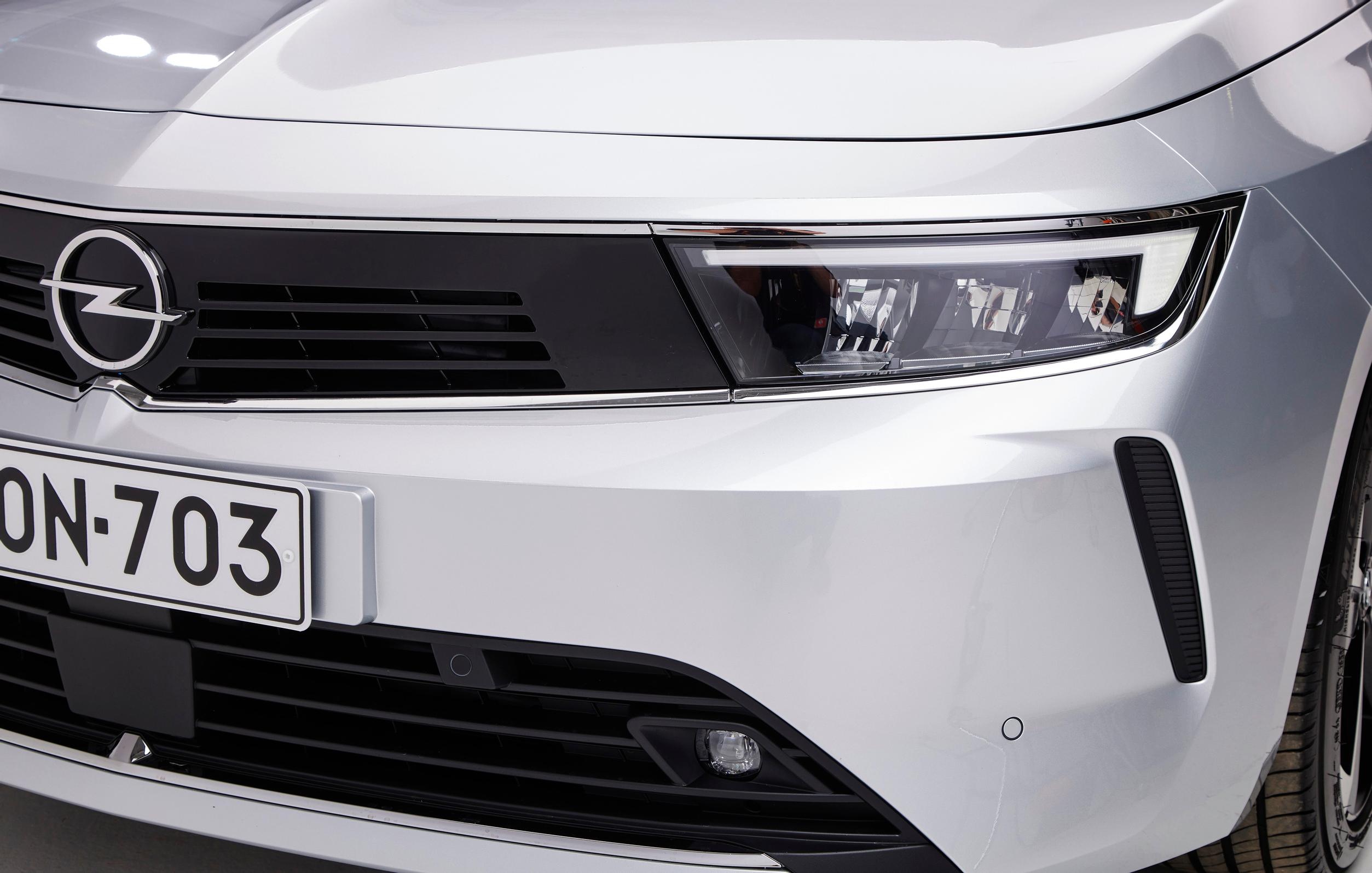 Opel Astra 5dr Innovation Plus 130 Turbo A keula