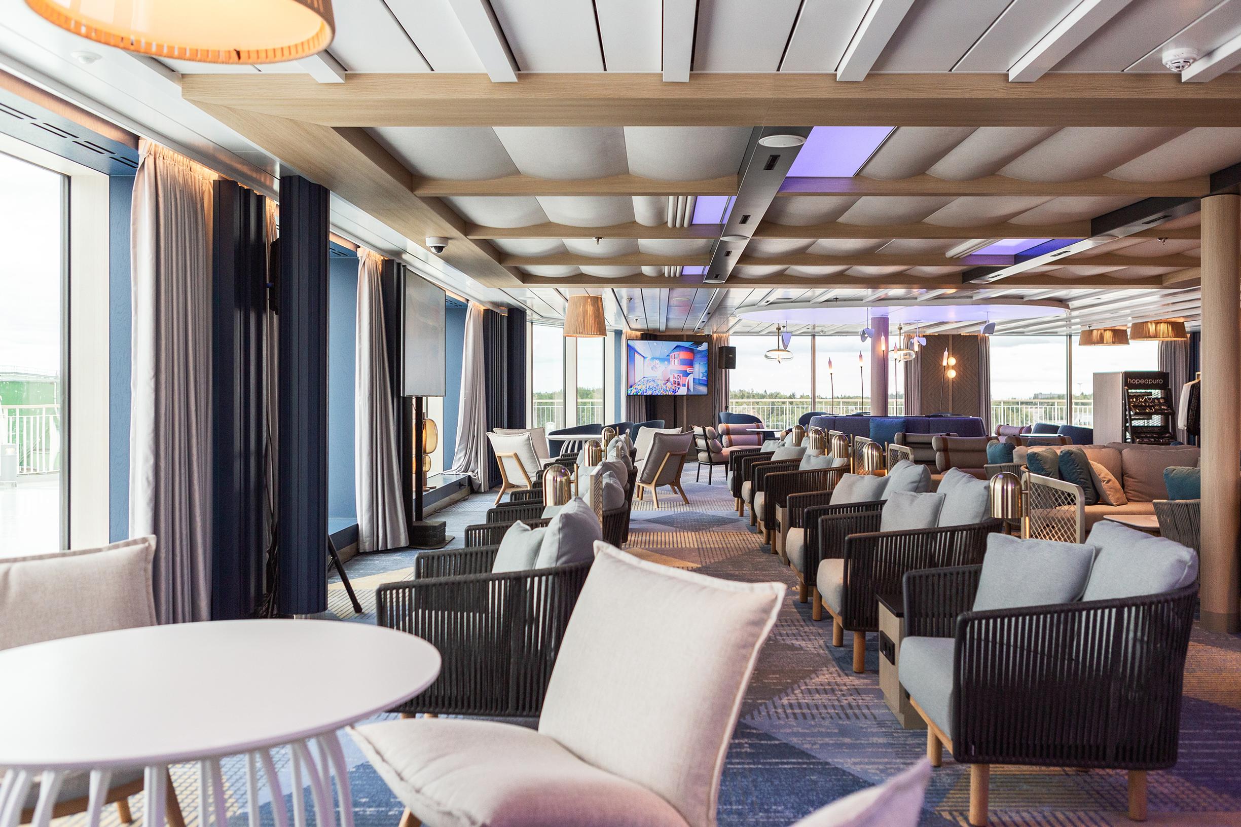Finnsirius-risteilijällä on mukavia oleskelutiloja, niin kaikille avoimia kuin kuvan lisämaksullinen Stellar Lounge.