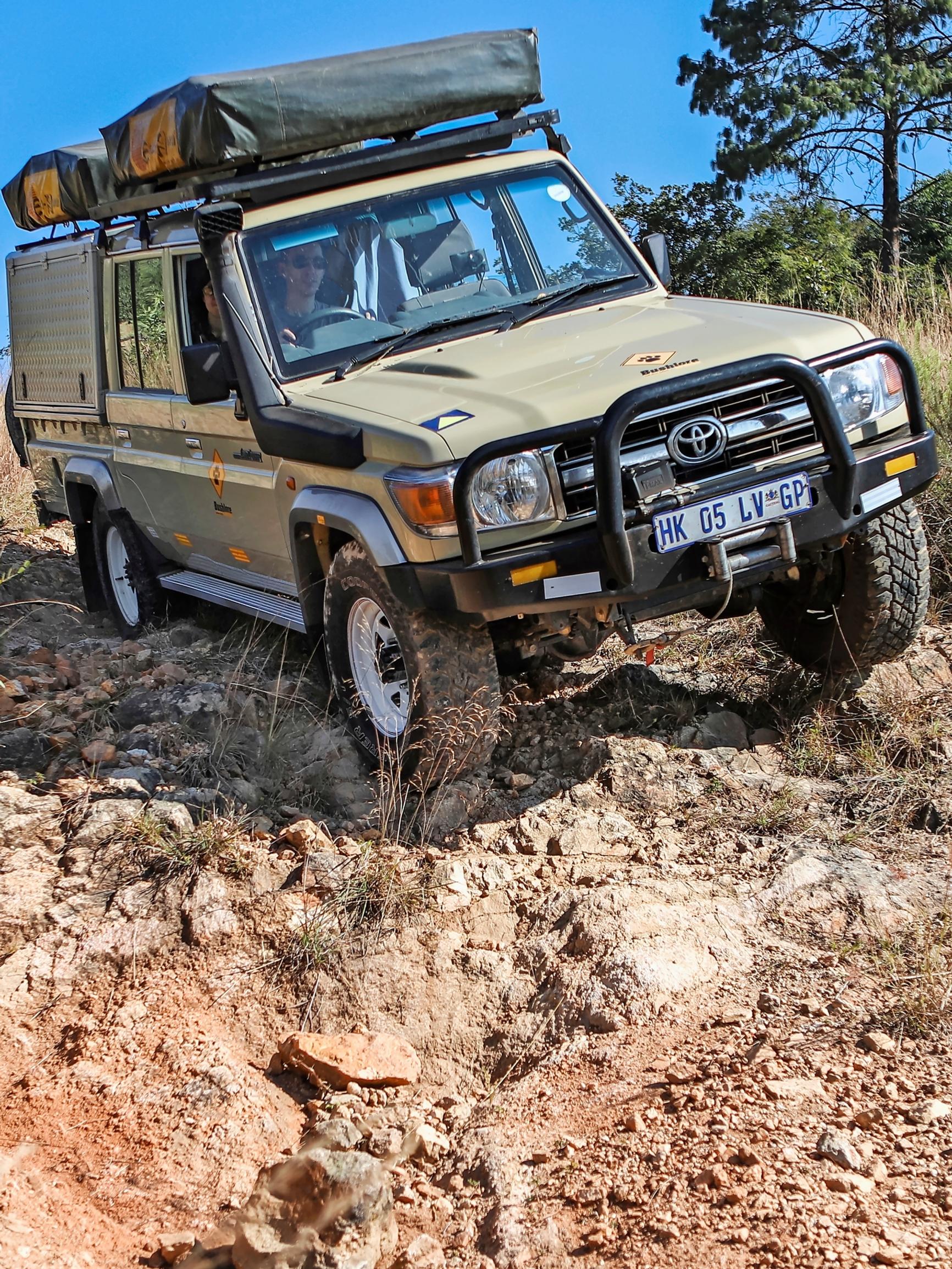 Millainen auto on paras Suomen talveen? Toyota Land Cruiser, Chevrolet Blazer vai Patria AMV? Valitse minkä haluat, mutta se paras vaihtoehto löytyy tältä listalta