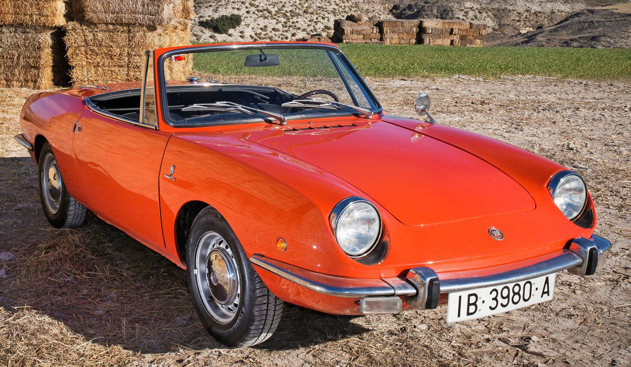 Fiat 850 Spider:| Jos haluaa ainutlaatuisia talvikilometrejä, niin kannattaa panostaa pieneen avo-Fiatiin.
