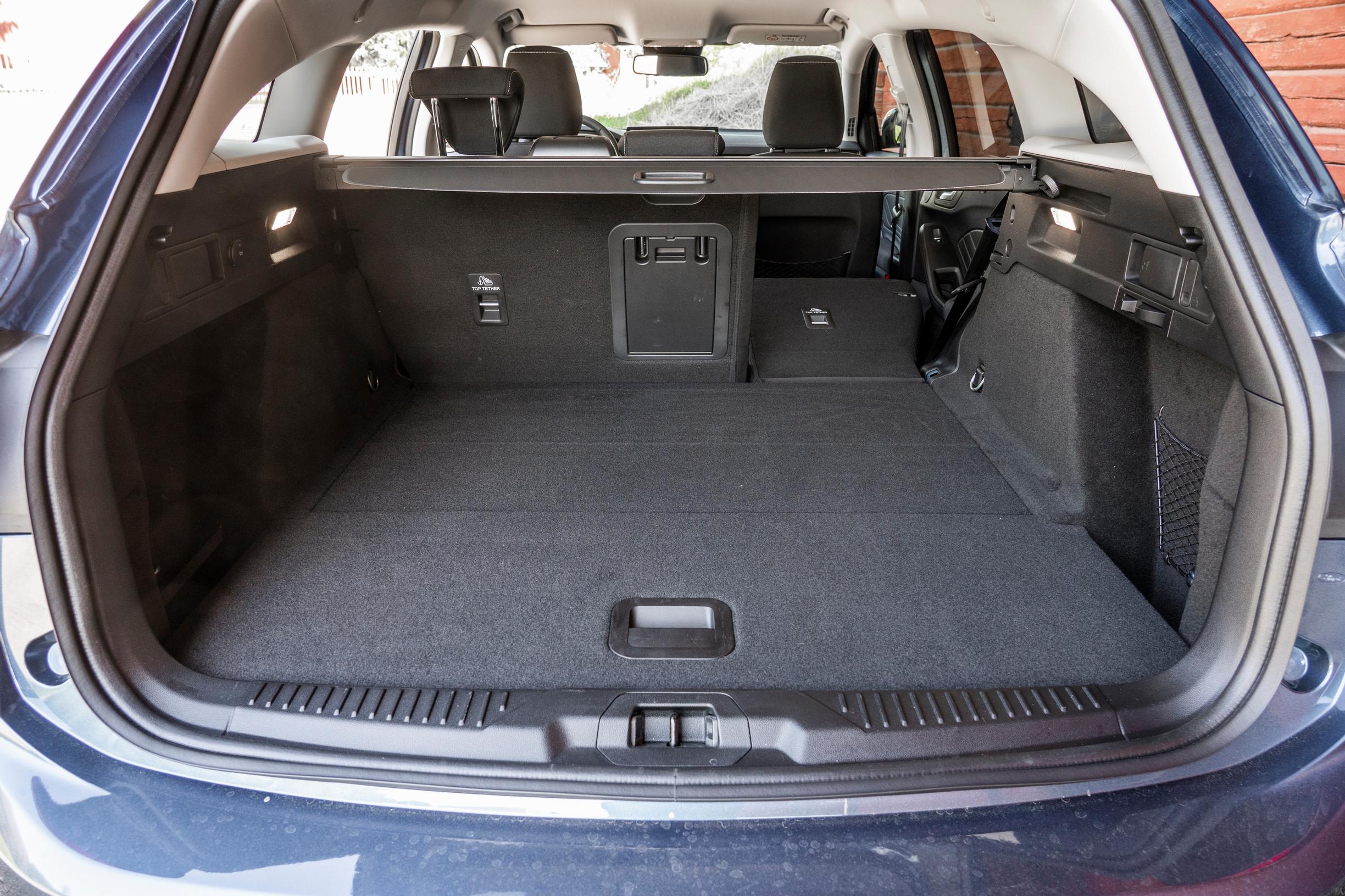 Ford Focus Wagon Titanium 1.0 EcoBoost Hybrid Flexifuel Powershift 125 hv takaluukku