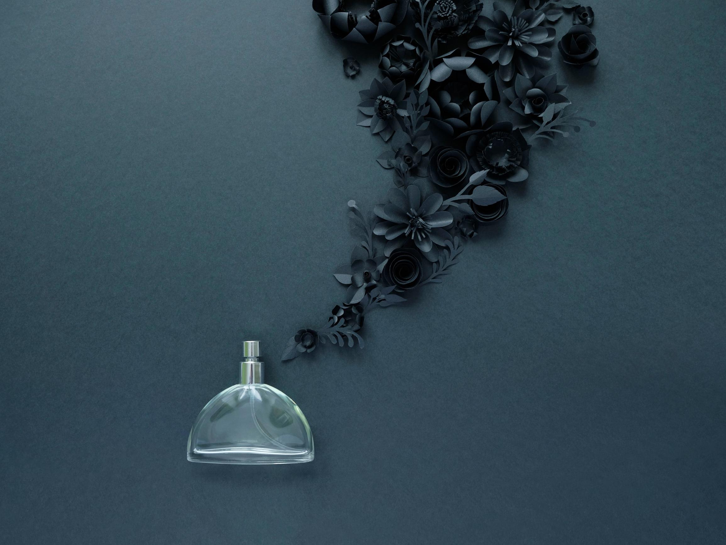 Paha olo tuoksuista? Lue, miten tuoksuherkkyydestä voi päästä eroon