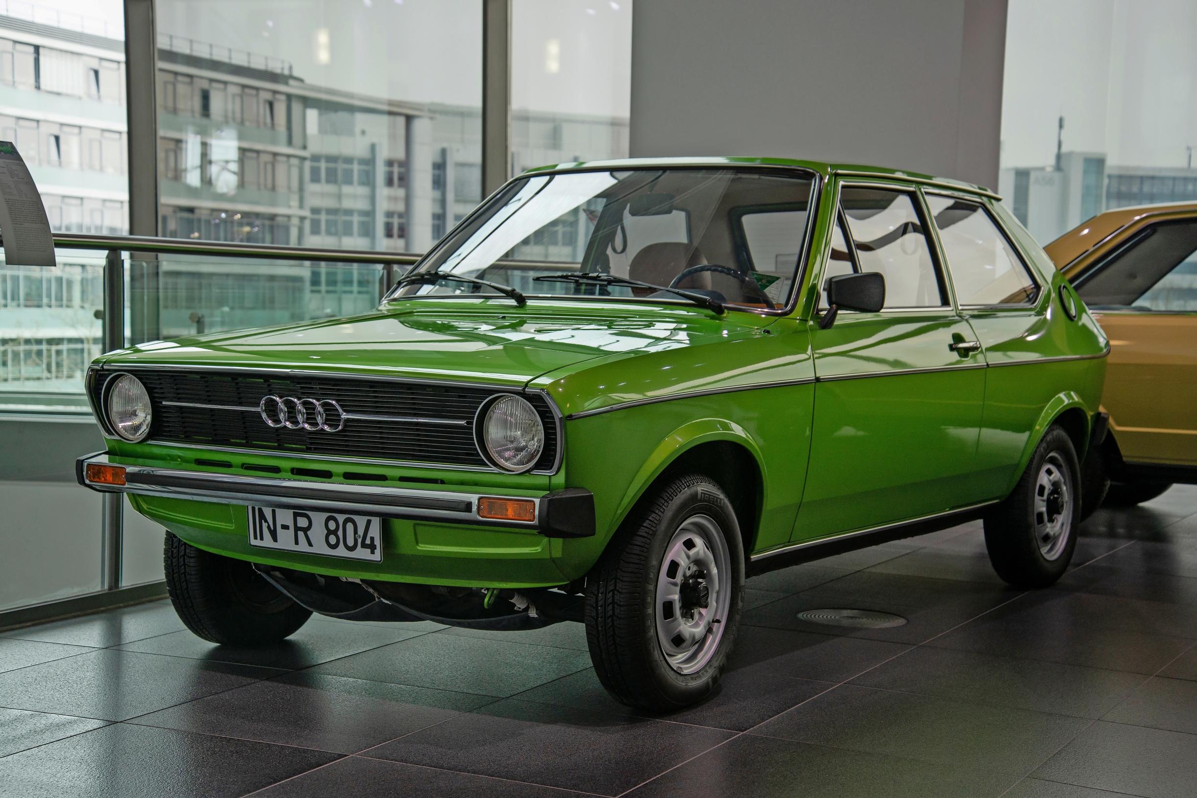 Audi 50 oli piskuinen söpöliini, joka tuli myyntiin 1970-luvun alussa. Se on oikeastaan Audin keulalla varustettu Volkswagen Polo.