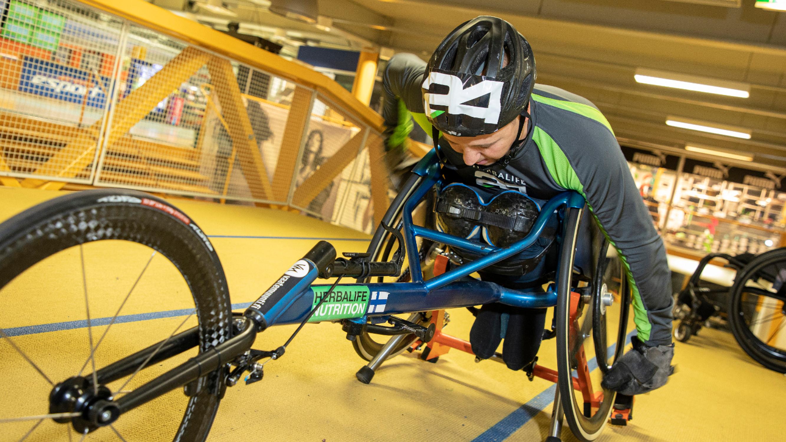 Toni Piispanen halvaantui karatenäytöksessä – Kultaa paralympialaisista: ”Ei kannata antaa periksi!”
