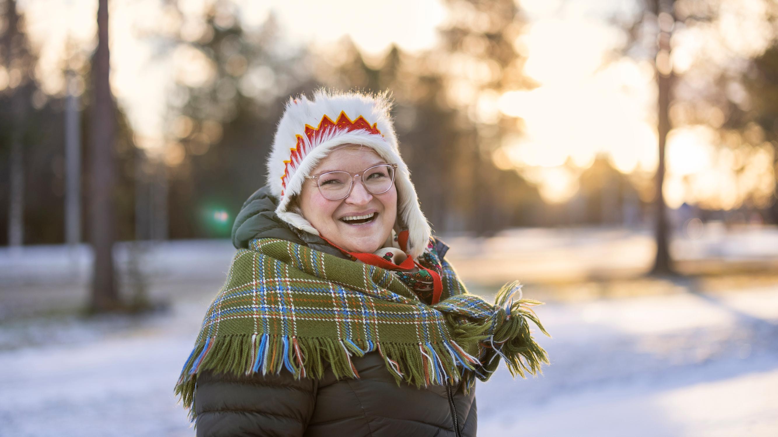 ”Pidin lapinlakkia jo päiväkodissa” – Marja-Leena Virtanen on rohkeampi pukeutuja kuin moni muu saamelainen