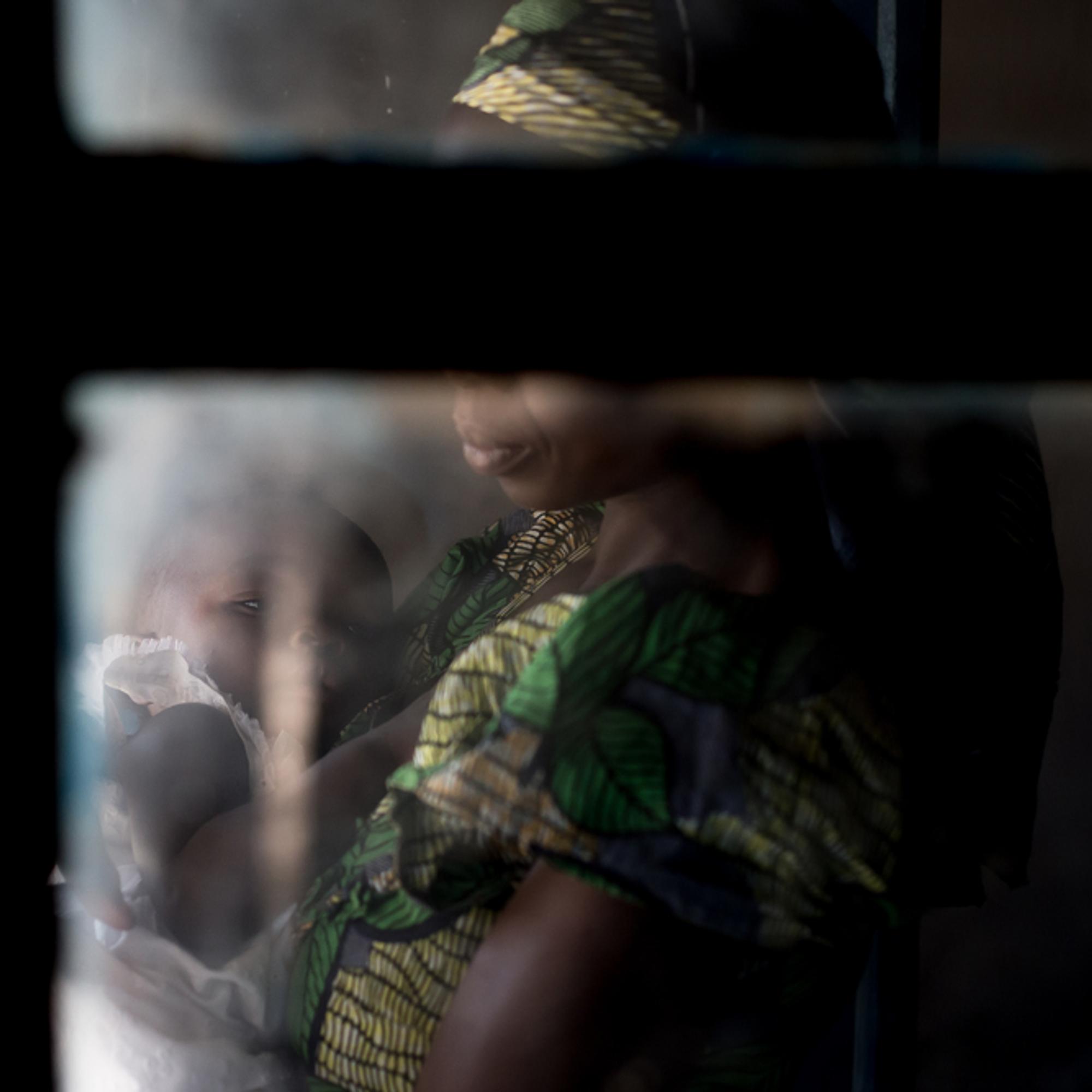 Puoskariabortteja ja seksuaaliväkivaltaa: konfliktialueilla työskennelleet suomalaiset kertovat naisten vaikeasta asemasta