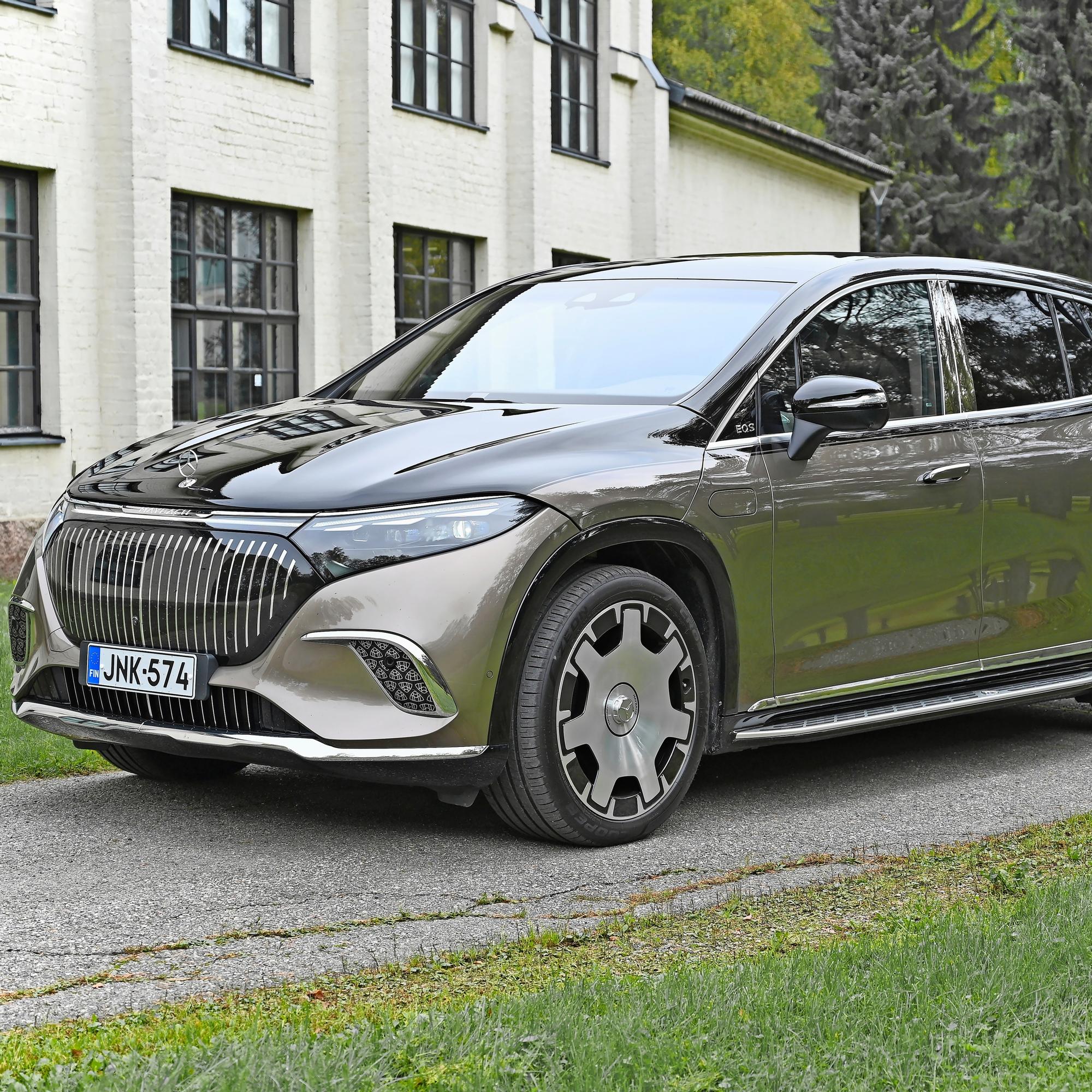 Maybach EQS 680 SUV – Edustusluokan sähköistä loistokkuutta hänelle, jolla finanssipuoli on kunnossa