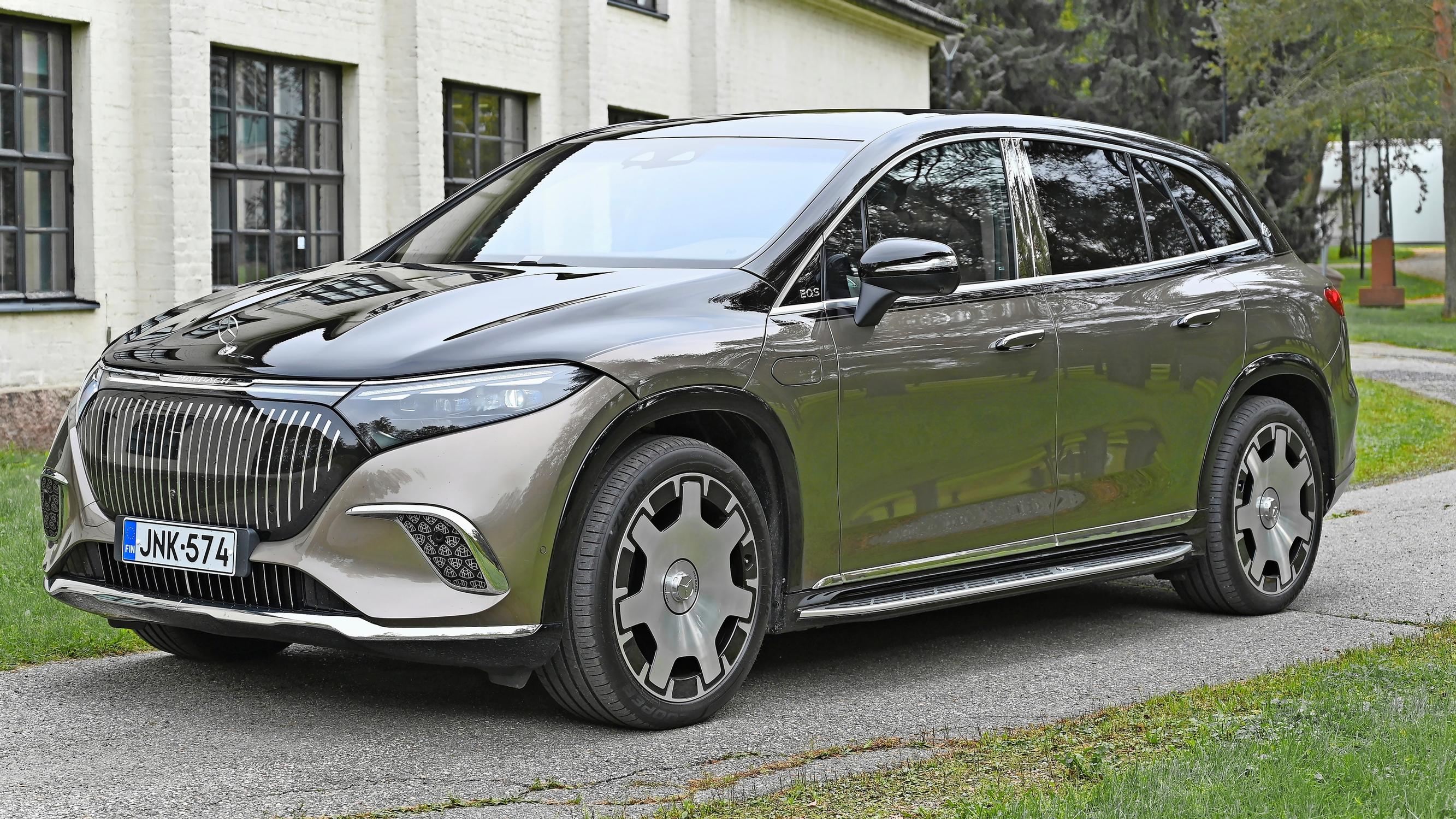 Maybach EQS 680 SUV – Edustusluokan sähköistä loistokkuutta hänelle, jolla finanssipuoli on kunnossa