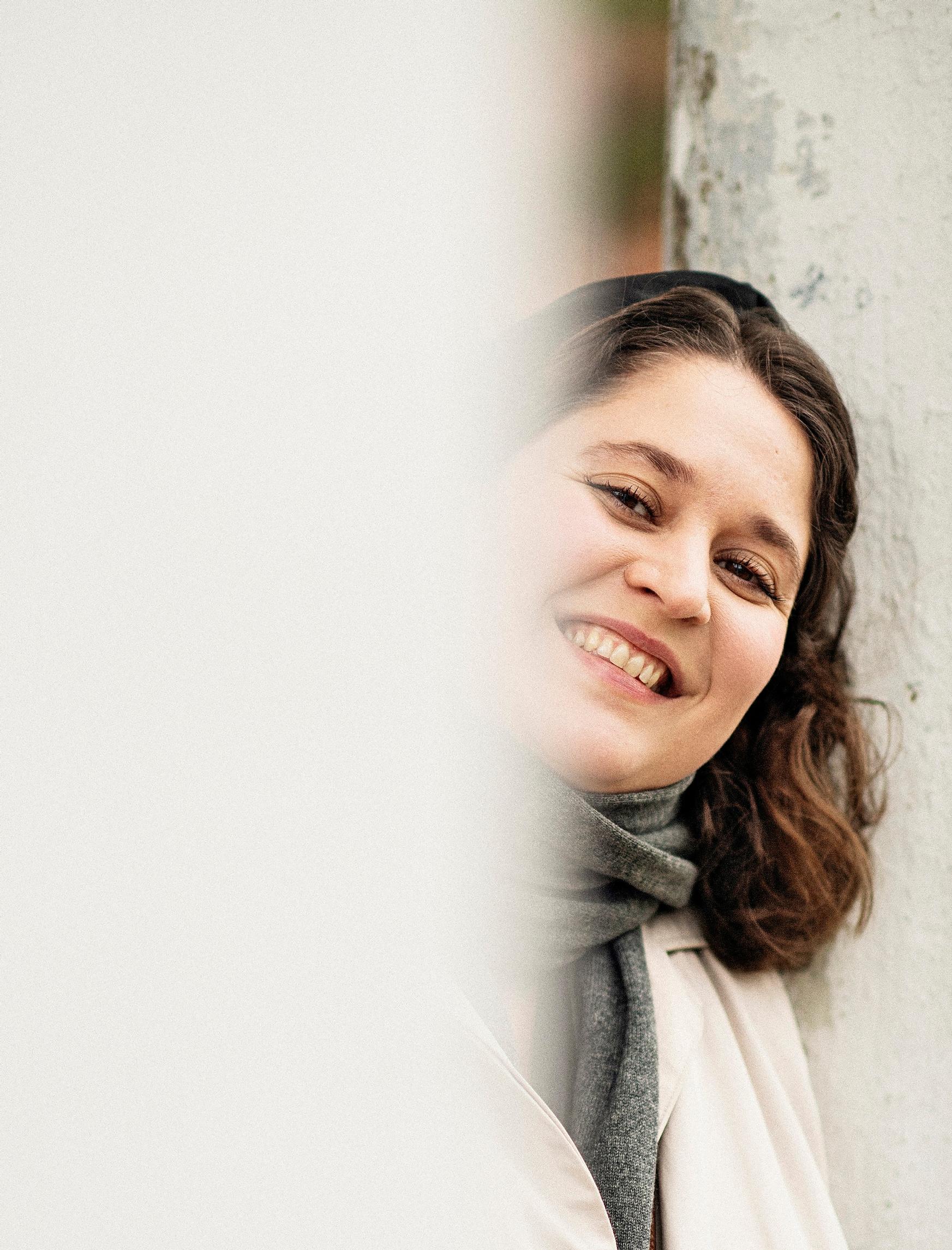 Silvia Hosseini puolustaa matkailun iloja: "Ihmiset tarvitsevat kokemuksia muiden maiden erilaisuudesta ja samanlaisuudesta"