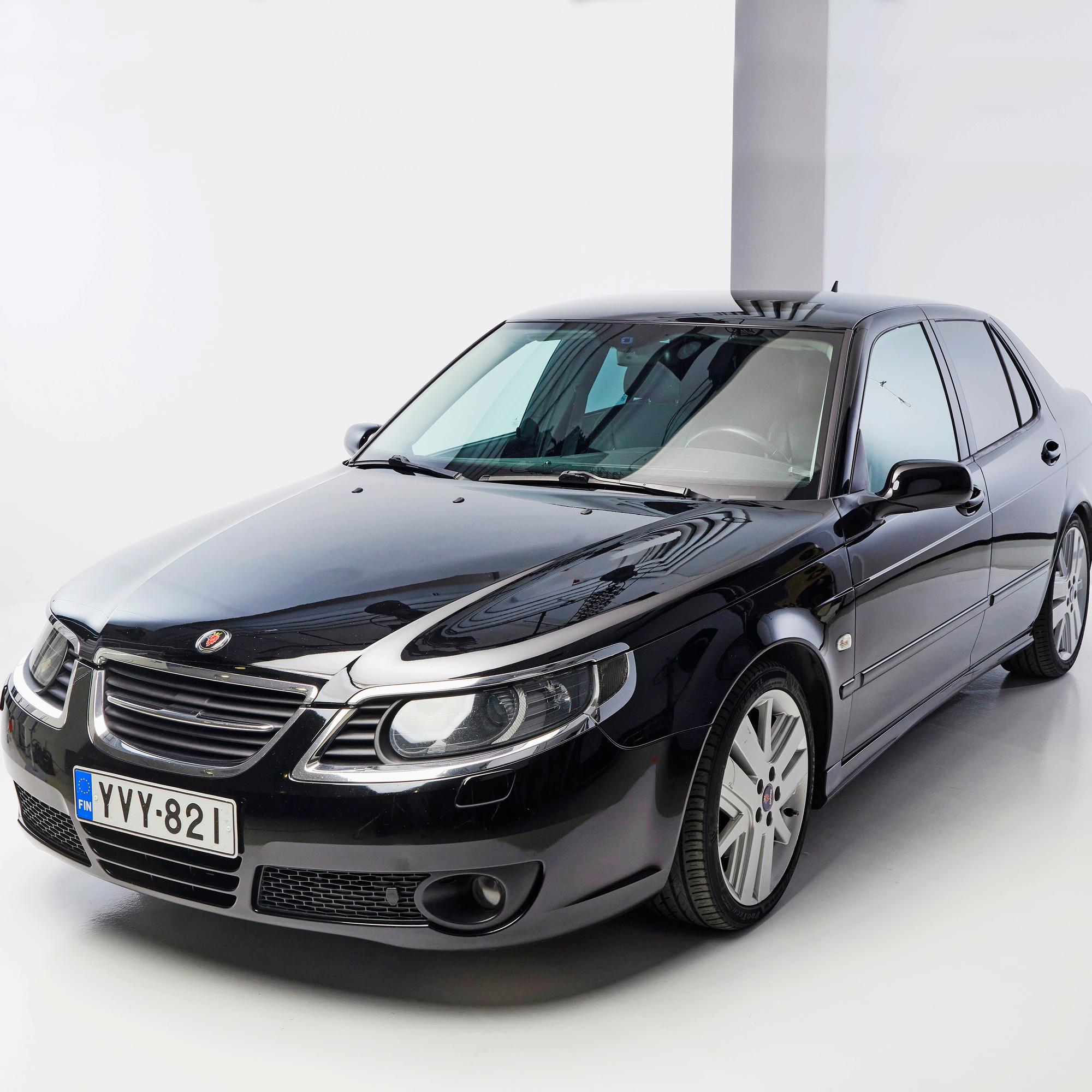 Autokauppias Tero Kivekäs löysi intohimonsa vuoden 2006 Saab 9-5 2.3T Aero A:n ratista – tarina alkoi sattumasta 