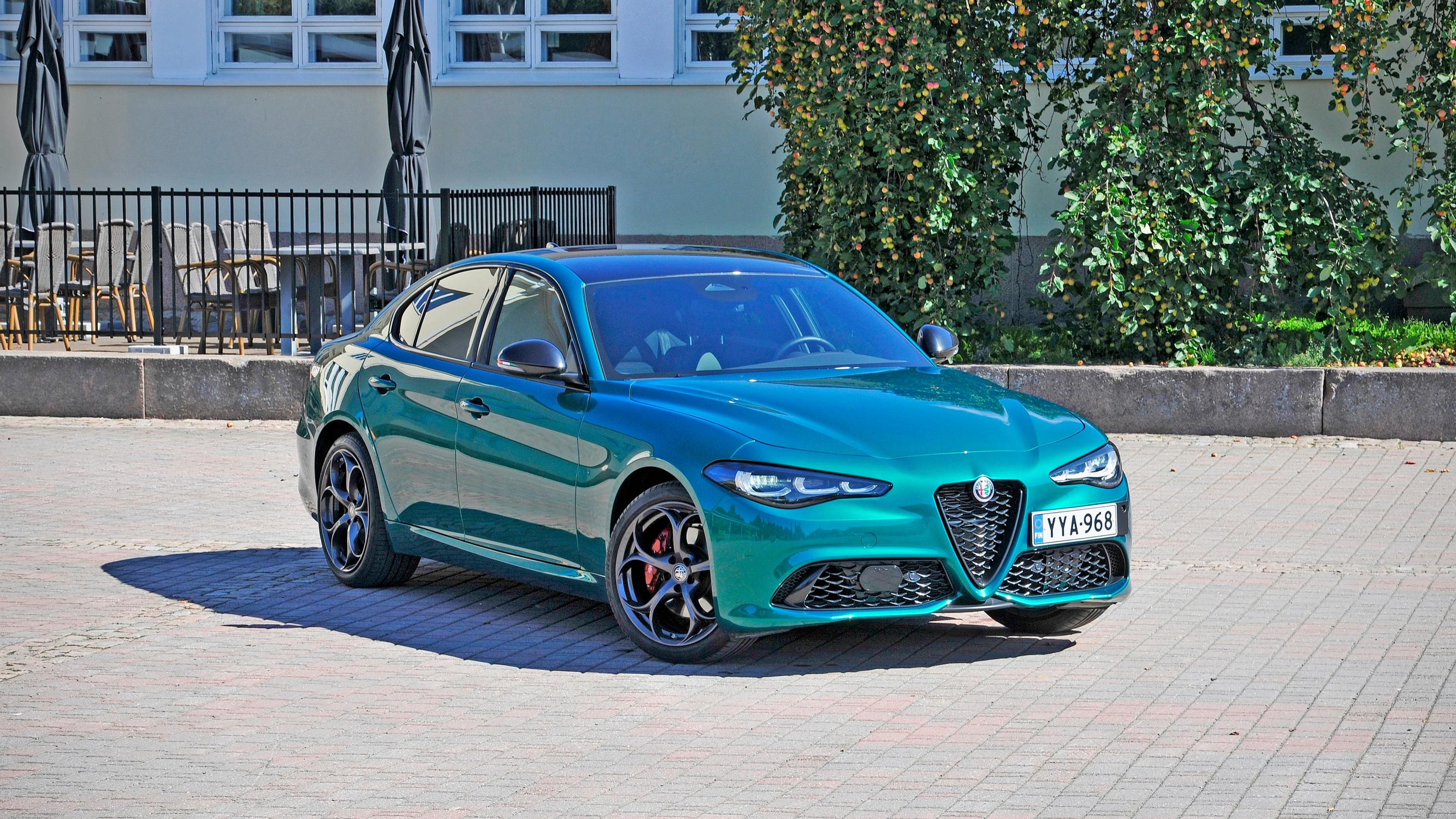 Uhanalainen laji: Alfa Romeo Giulia – Ei mitään hybridihässäköitä