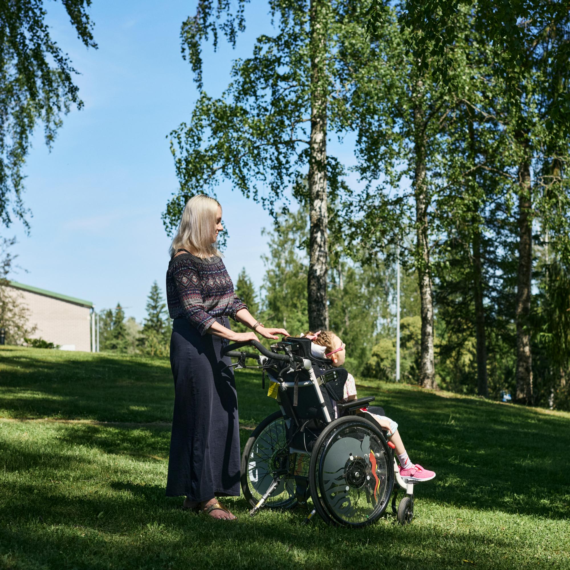 Kehitysvammaisen tytön äiti: Laitoshoito oli meille paras ja ainut vaihtoehto