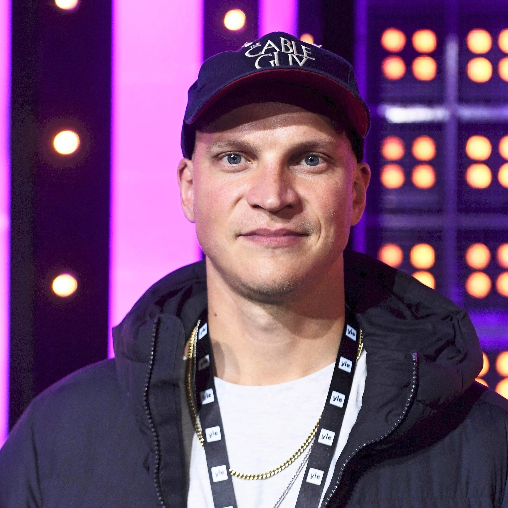 Riku Nieminen: ”Pyydän anteeksi, että tein blackfacen ohjelmassani – luulin, että on ilmiselvää, etten naura etnisyydelle”