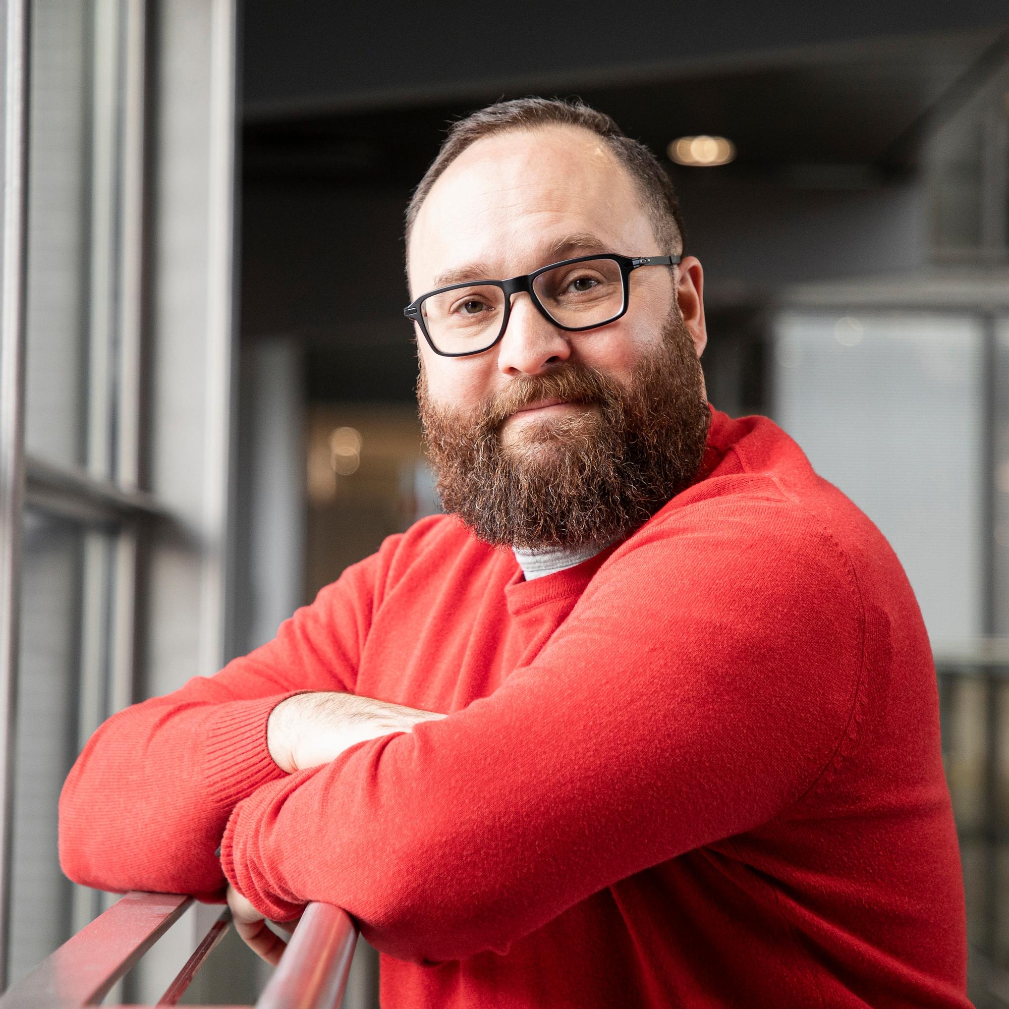 ”On epätervettä, että työn pitäisi olla intohimo” – Työ voi olla merkityksellistä, vaikkei sillä pelastettaisi maailmaa, sanoo psykologi Simo Levanto
