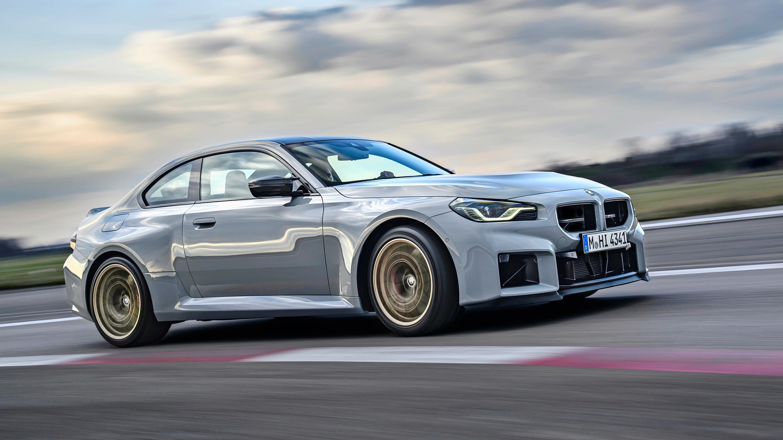 Harvojen herkkua: BMW M2 CS Suomeen vain erikoiseränä – tehopäivitys vie nollasta sataan 3,8 sekunnissa ja kuulostaa tuomiopäivältä