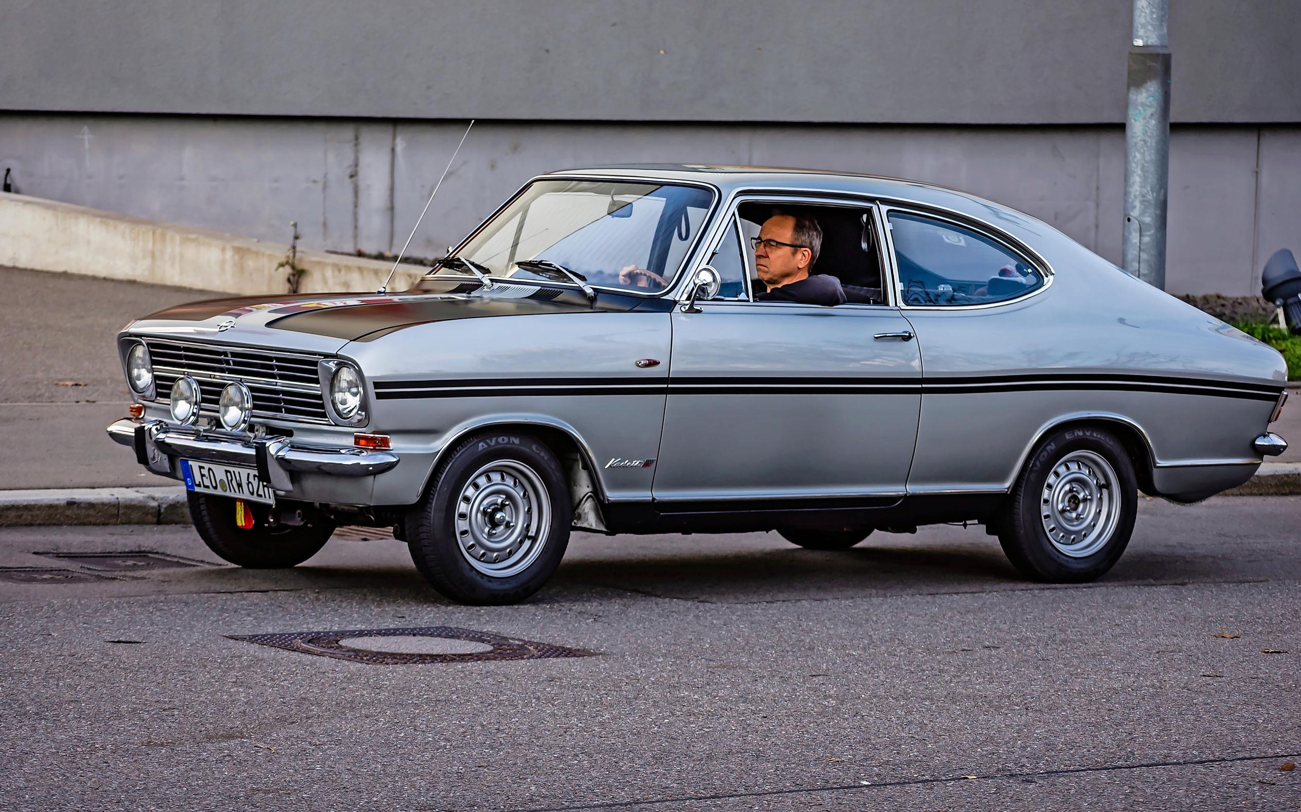 Opel Kadett. Kansanauto jos mikä, mutta sporttisia erikoisversioitakin tehtiin.