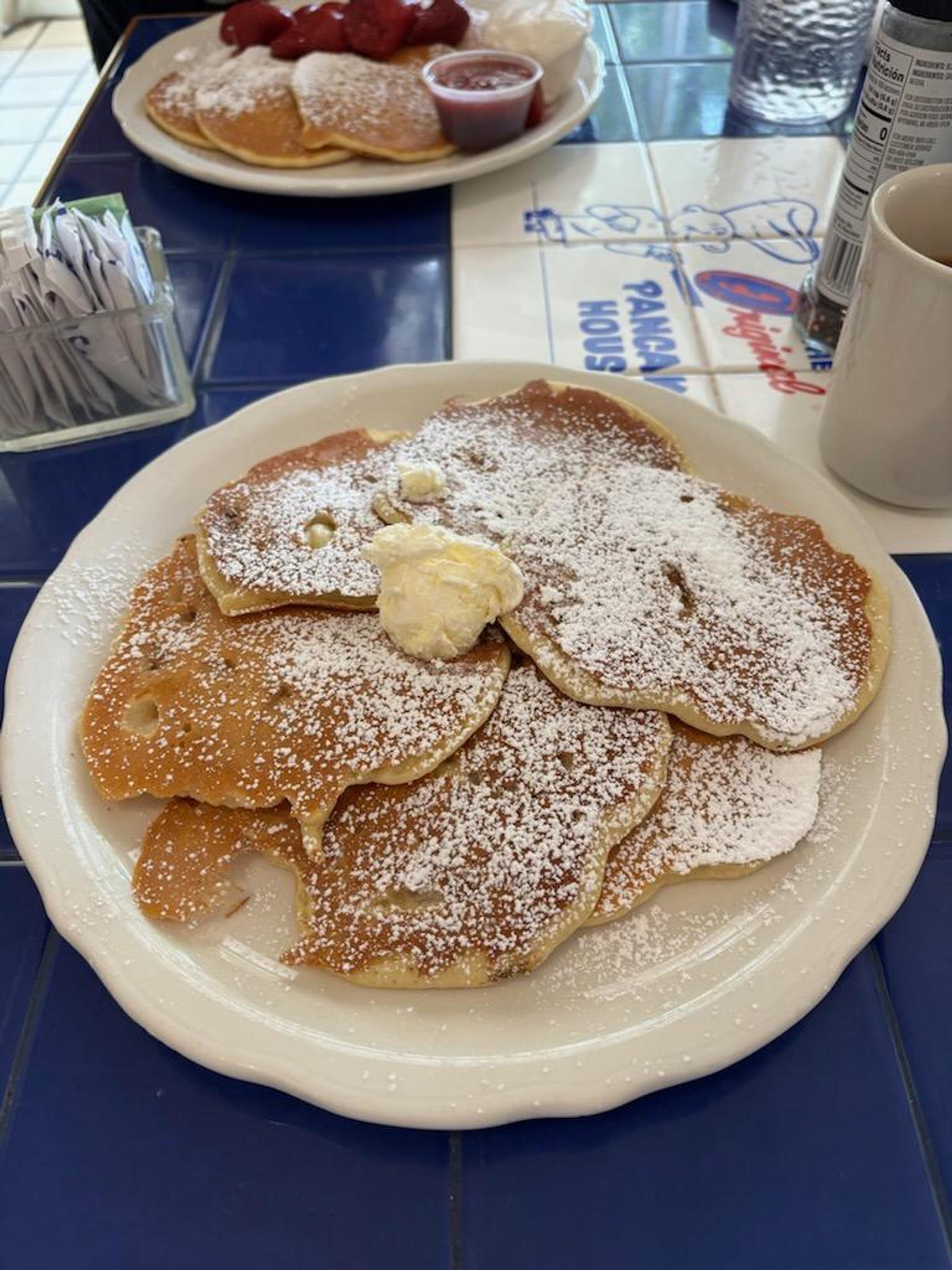 Pannukakkuja Alabaman Birminghamin The Original Pancake House -kuppilassa