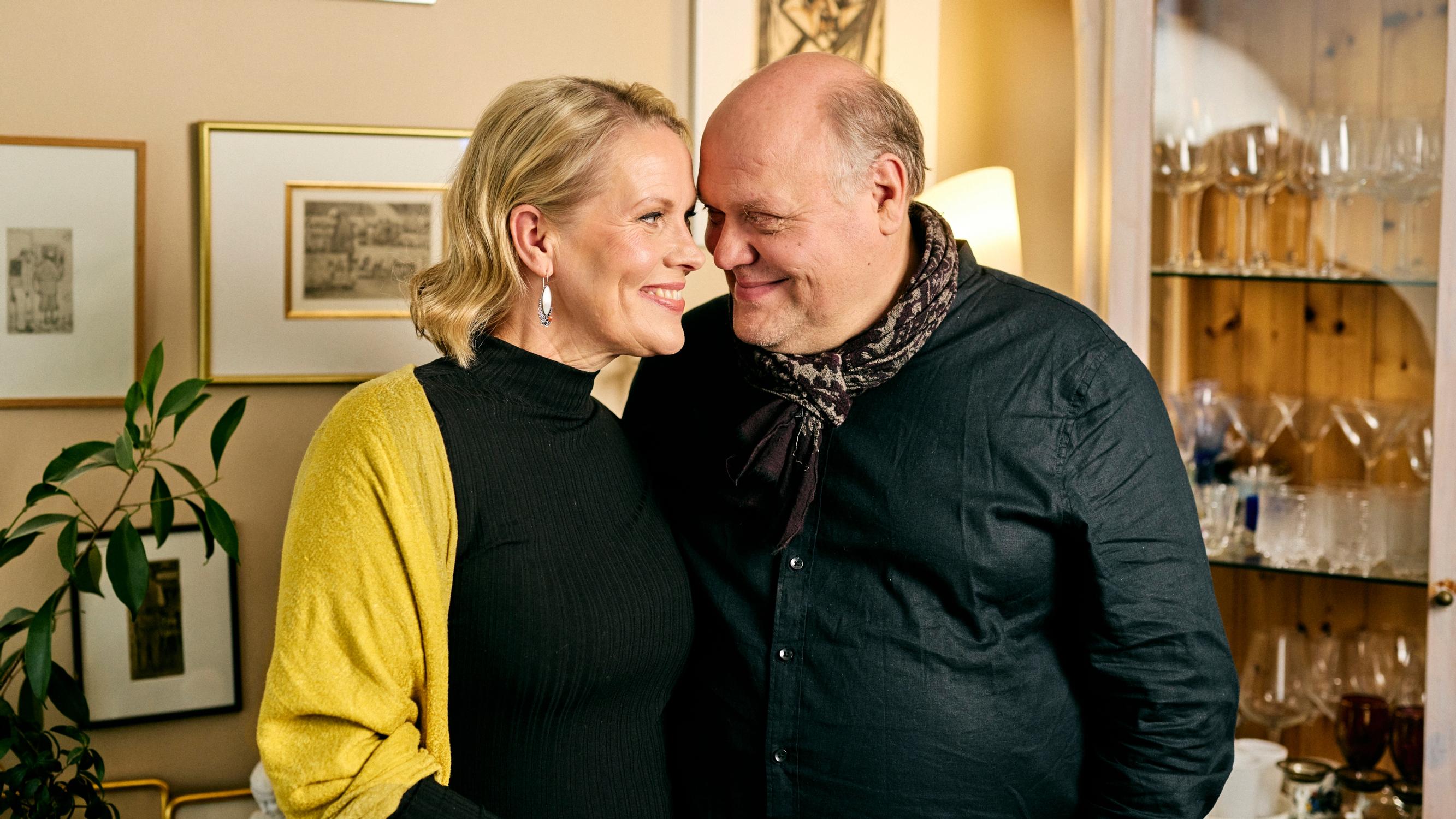 Nina Honkanen ja Hannu-Pekka Björkman löysivät toisistaan sielunkumppanin: ”Rakastuimme punaisissa liikennevaloissa Rautatientorilla”