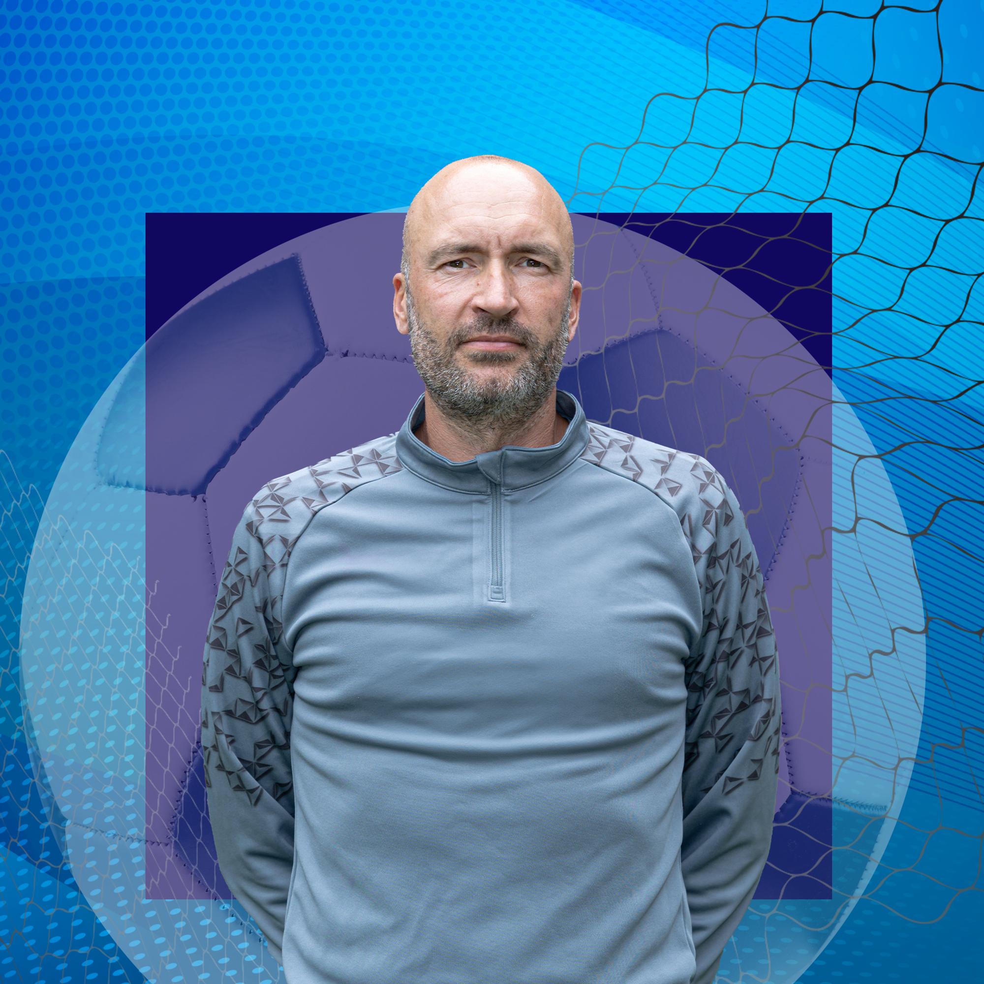 Huuhkajien päävalmentaja Jacob Friis lataa: "Meillä ei yksinkertaisesti ole aikaa ja tilaa perseenrei’ille"