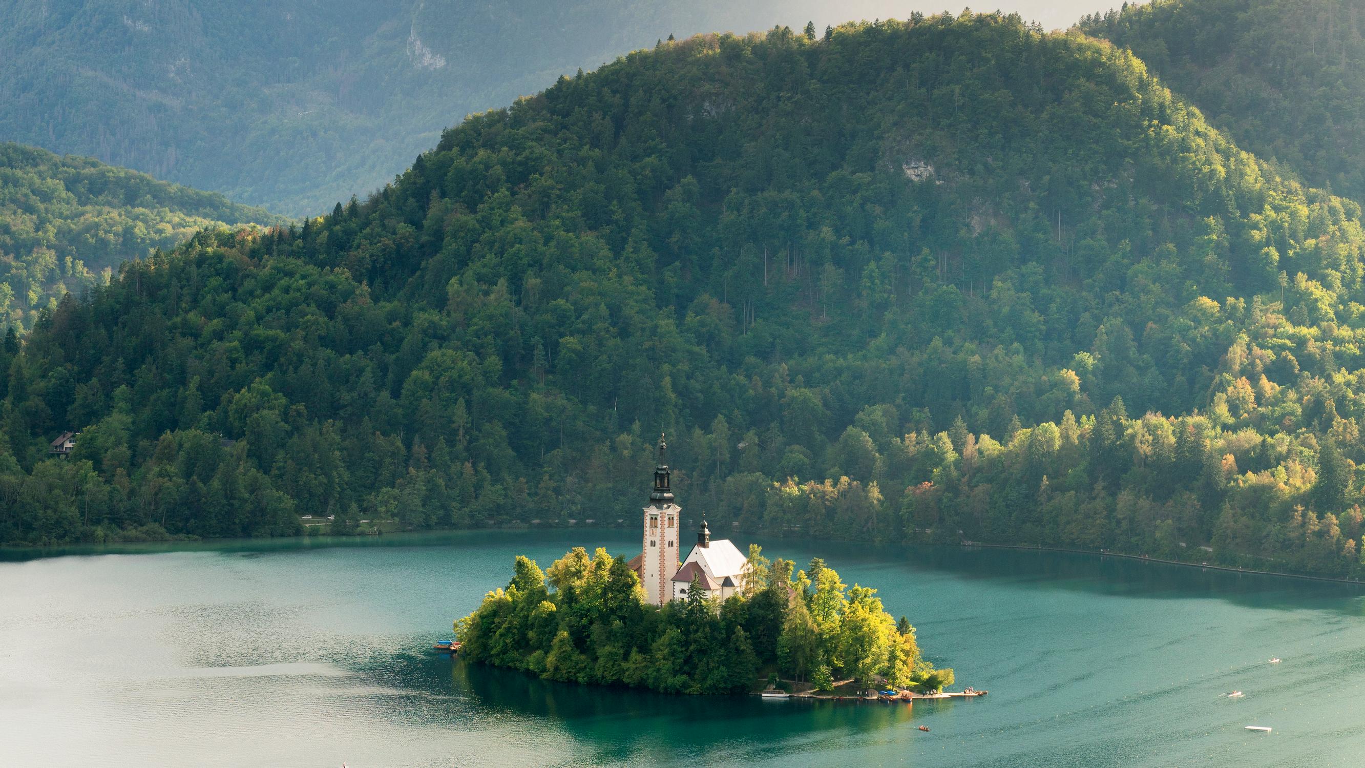 Loma vuorten sylissä – Slovenia houkuttelee puoleensa upeilla maisemilla ja suomalaisittain miellyttävällä hintatasolla