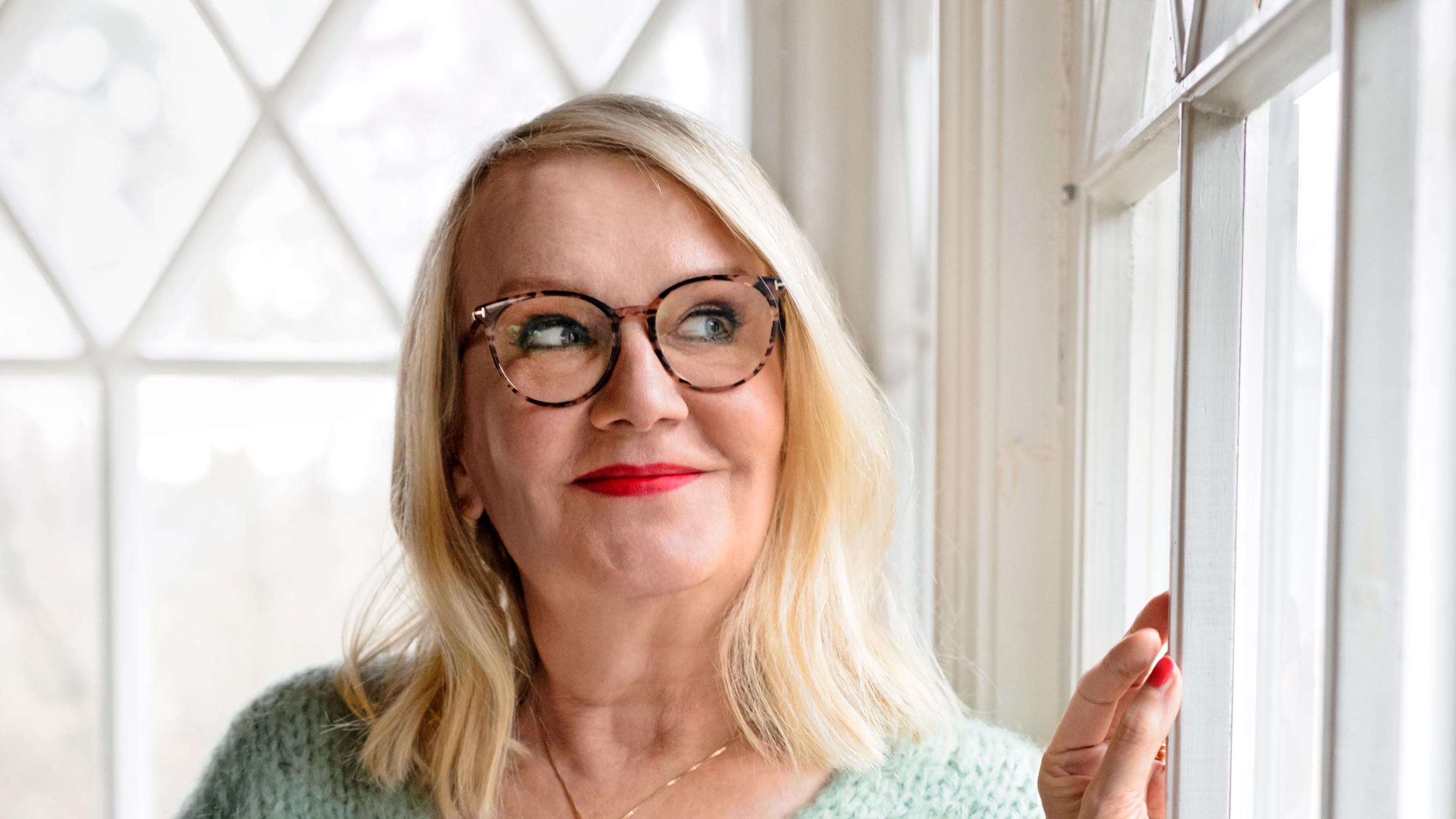 Miitta Sorvali 43 vuotta kestäneestä avioliitostaan: ”Pitkä parisuhde on hitaasti opettanut, että hyviä tuloksia ei koskaan tule jankuttamalla tai huutamalla”