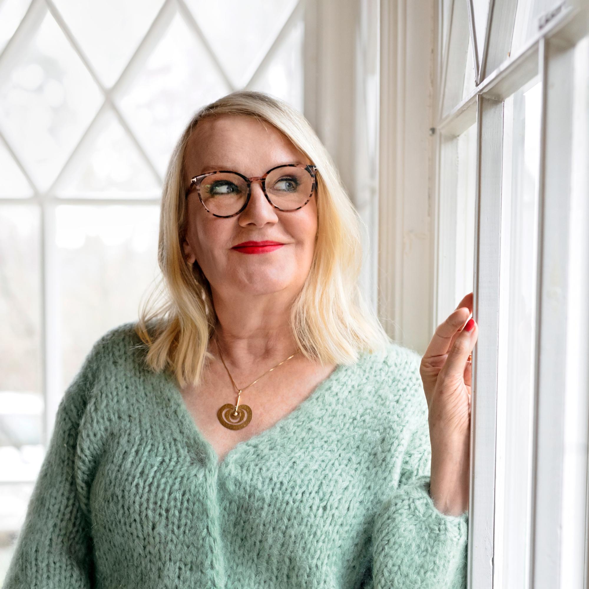 Miitta Sorvali 43 vuotta kestäneestä avioliitostaan: ”Pitkä parisuhde on hitaasti opettanut, että hyviä tuloksia ei koskaan tule jankuttamalla tai huutamalla”