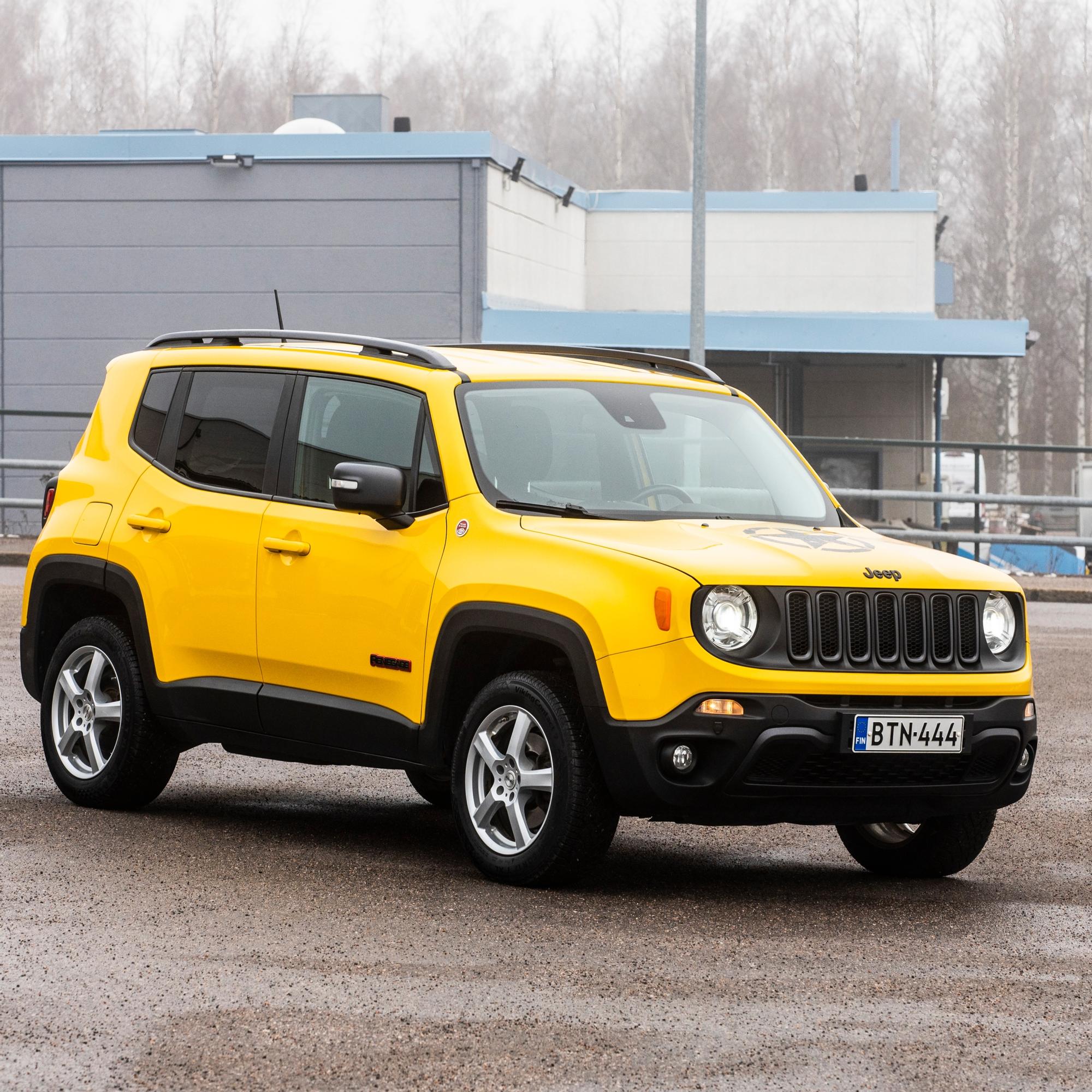 Jeep Renegade 2.0 Multijet AT9 4WD Trailhawk vm. 2016 – Lääkkeeksi citymaasturiahdistukseen aito maastoauto ja pieni pala Amerikkaa