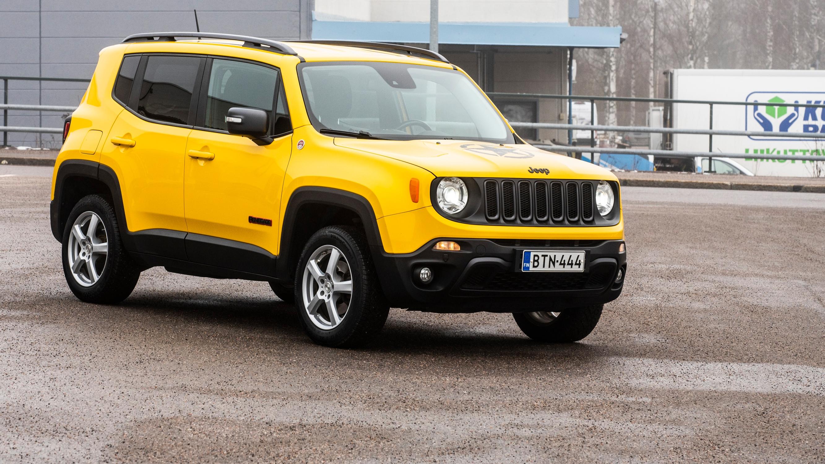 Jeep Renegade 2.0 Multijet AT9 4WD Trailhawk vm. 2016 – Lääkkeeksi citymaasturiahdistukseen aito maastoauto ja pieni pala Amerikkaa