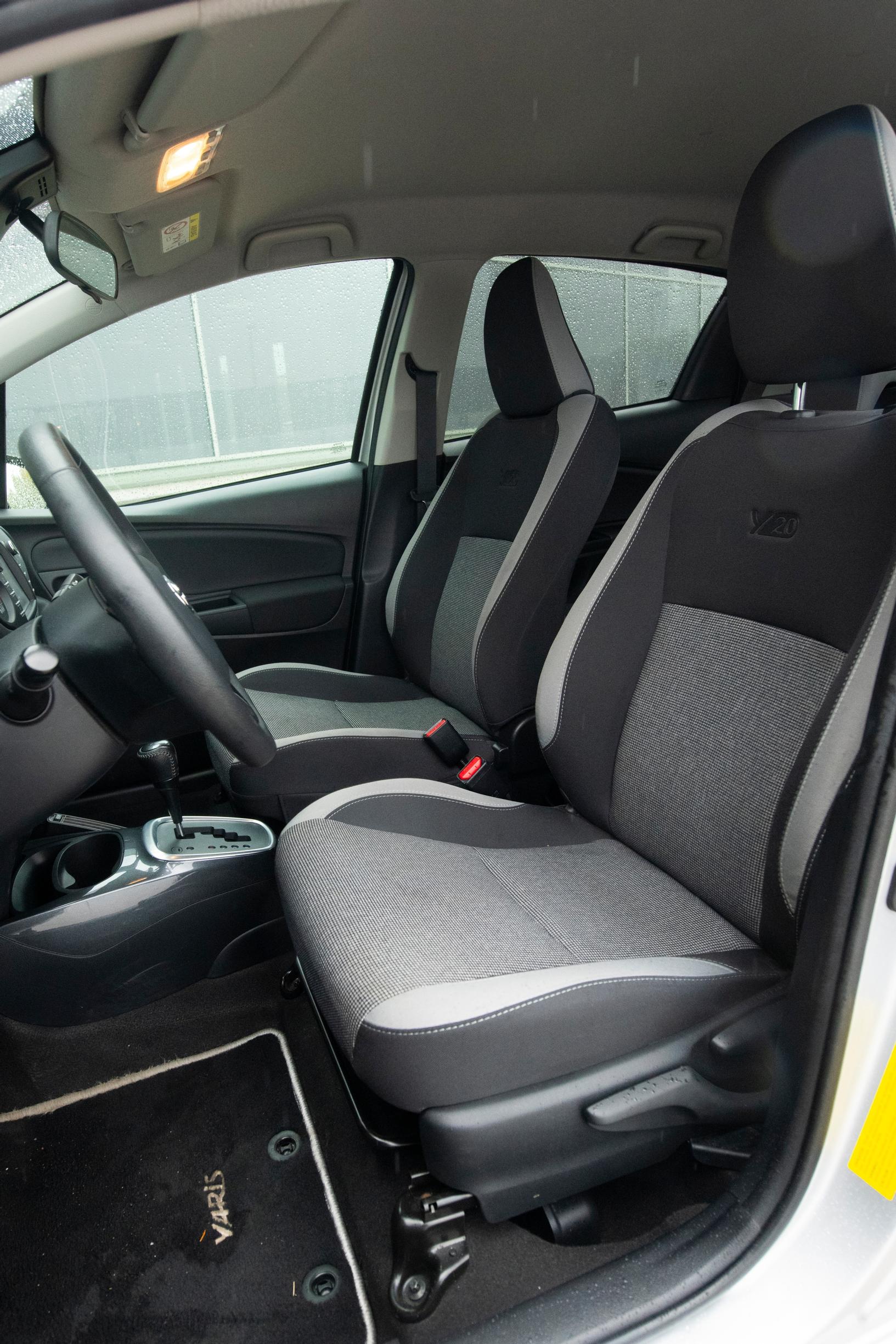 Toyota Yaris vm. 2019 1.5 Hybrid Y20 Edition etupenkki