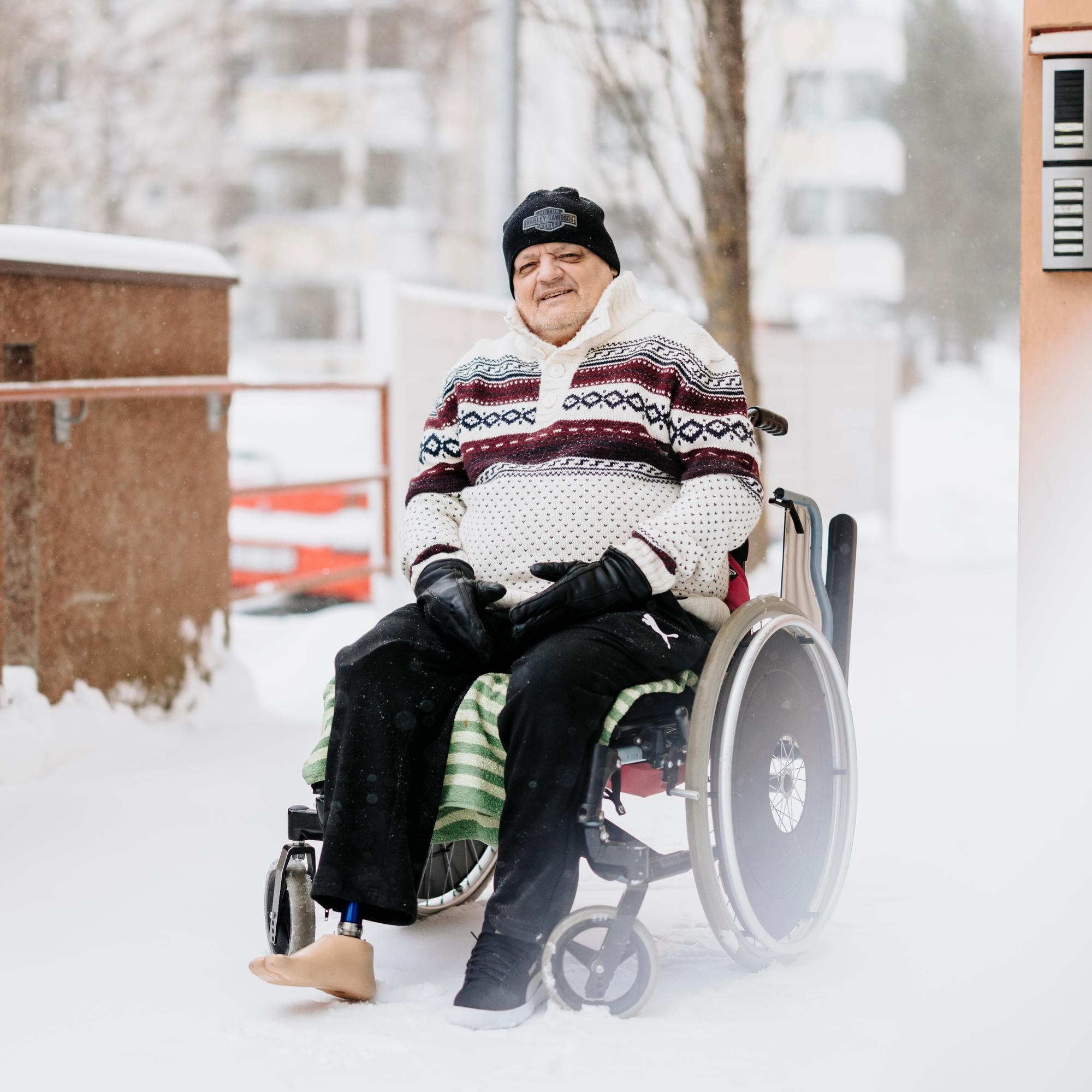 Jääkiekko oli valmentaja Hannu Salolle henki ja elämä mutta piilossa ollut sairaus muutti kaiken: ”Antaisin toisenkin koipeni, jos se palauttaisi näön”