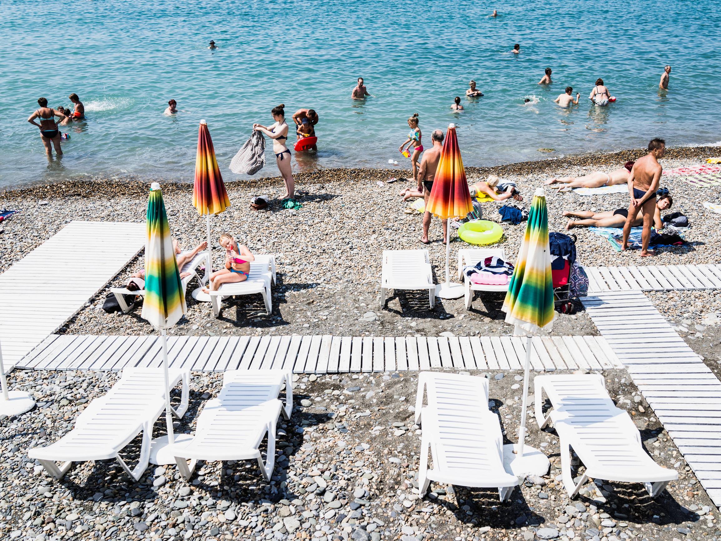 Venäläisten Schengen-viisumit: Suomesta tuli portti Eurooppaan, kun EU:lta puuttuu yhteinen linja – Nousussa Mustanmeren naapurimatkailu