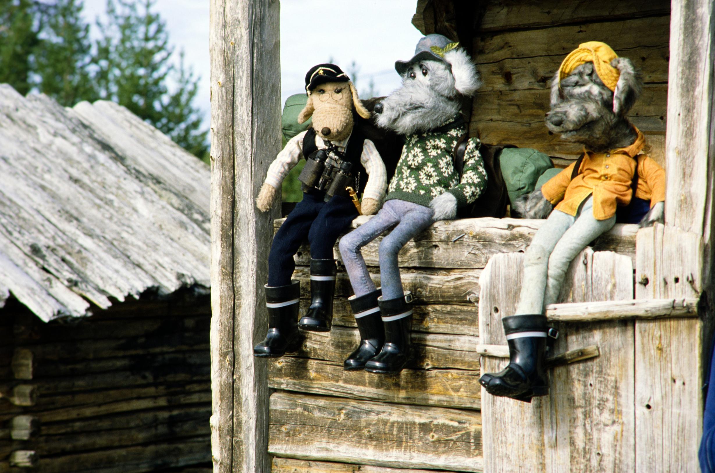 Keskikokoinen videonoutaja Ransu aloitti Pikku Kakkosessa 1978. Yhdessä Eno-Elmerin ja Rikun kanssa alkoivat Karvakuonojen seikkailut.