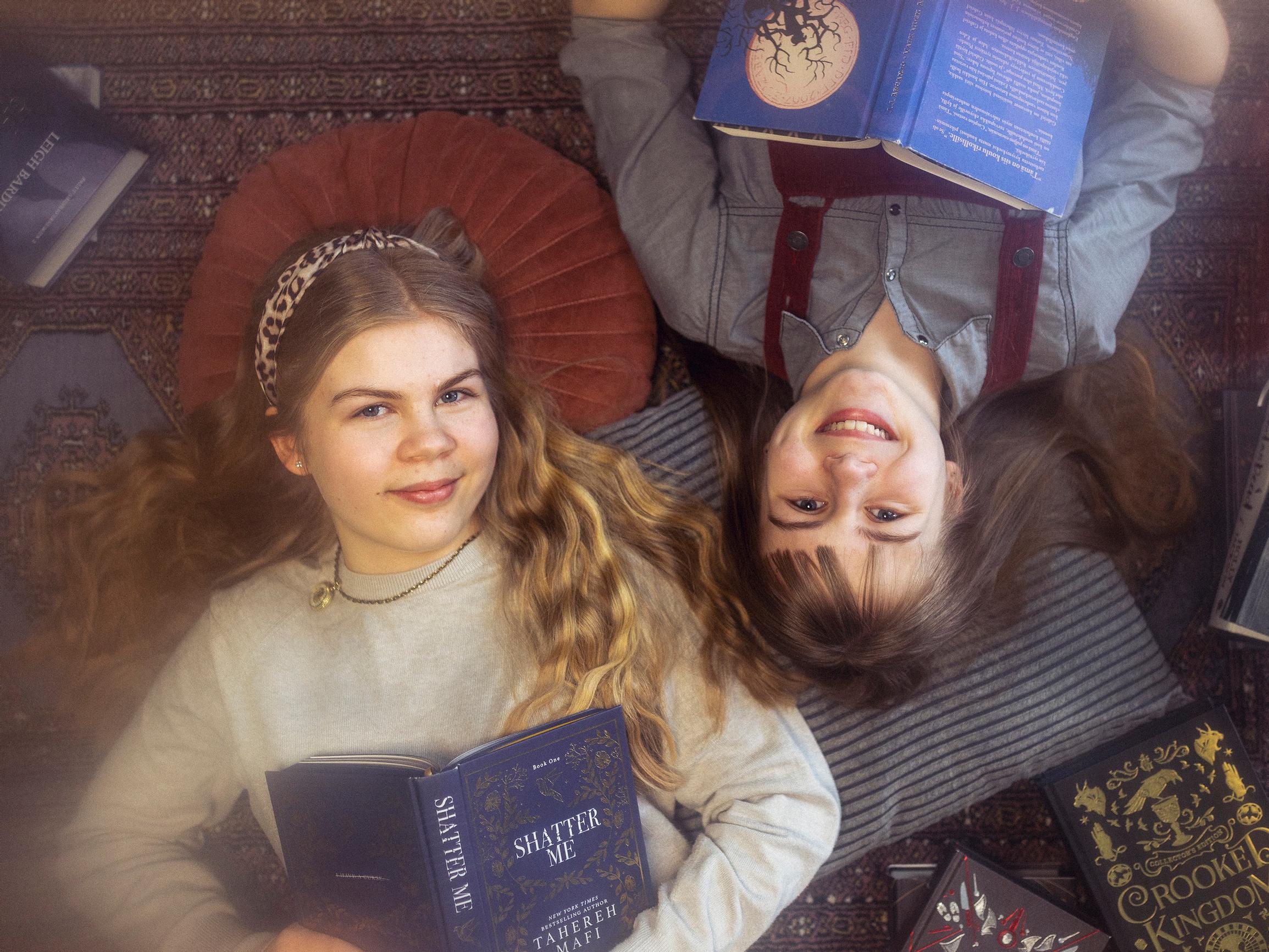 Kirjasiskot-podcastissa Shakkimatti: ”Romanssi pyörii shakin ympärillä”