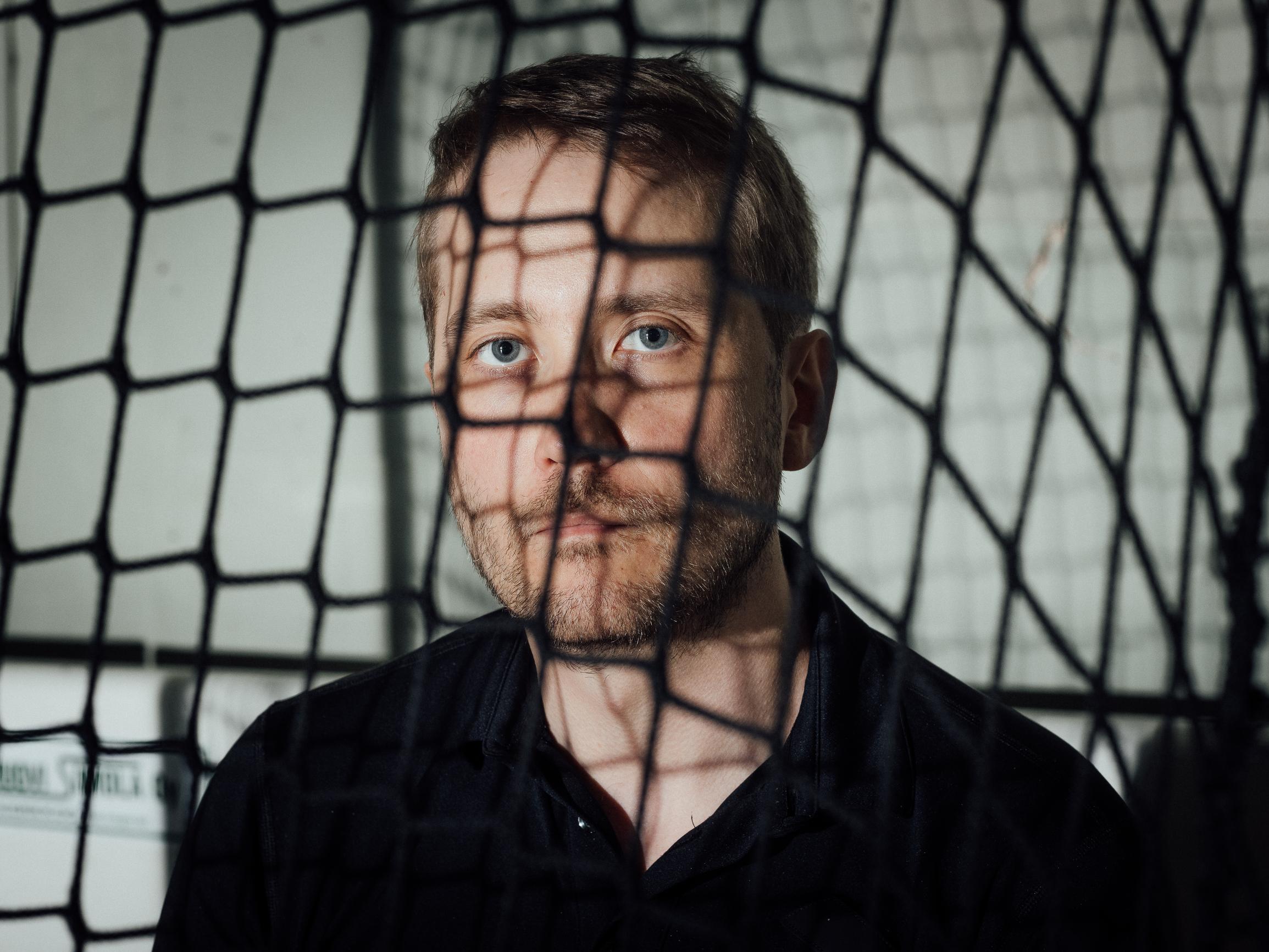 Ville Pasanen sai salibandyssa iskun päähänsä eikä ollut enää entisensä – Pahemminkin olisi voinut käydä, sillä isoveli kuoli aivovammaan