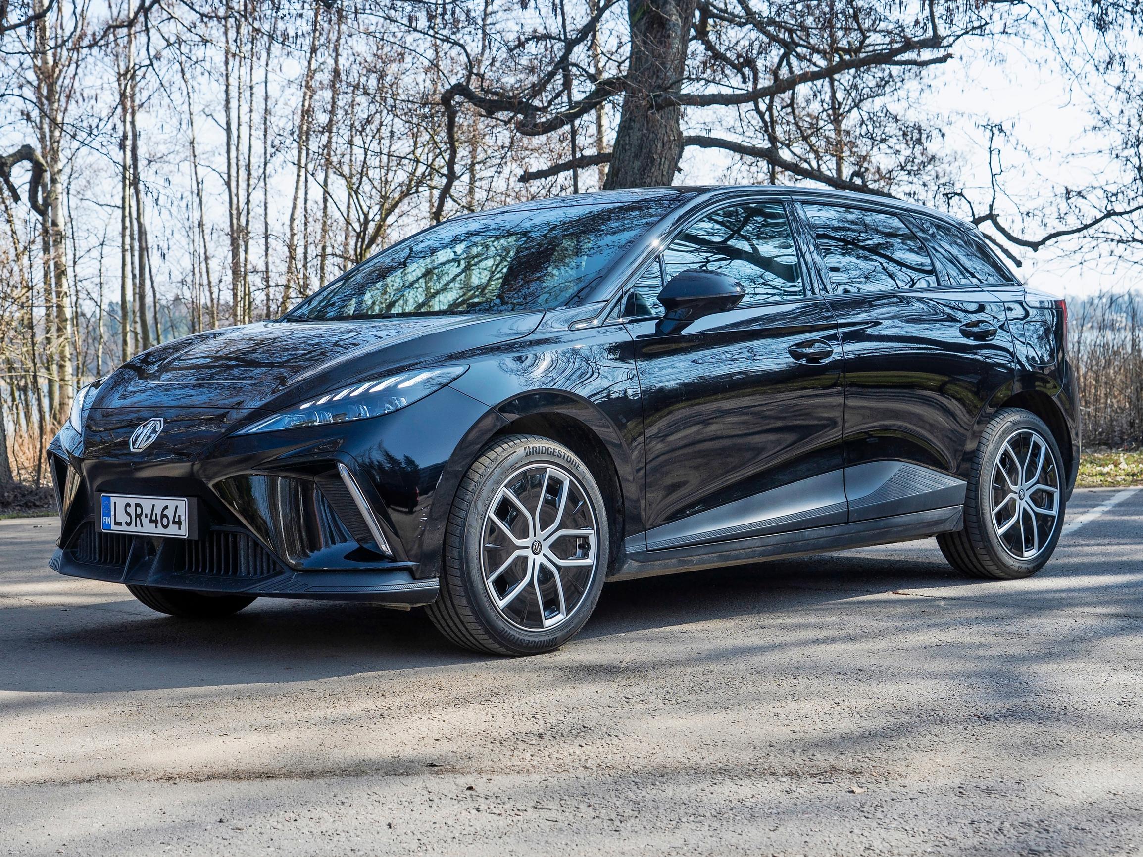 Kiinalainen MG 4 Luxury -sähköauto on varsin passeli – Kevyehkössä takavedossa on hintakin kohdillaan