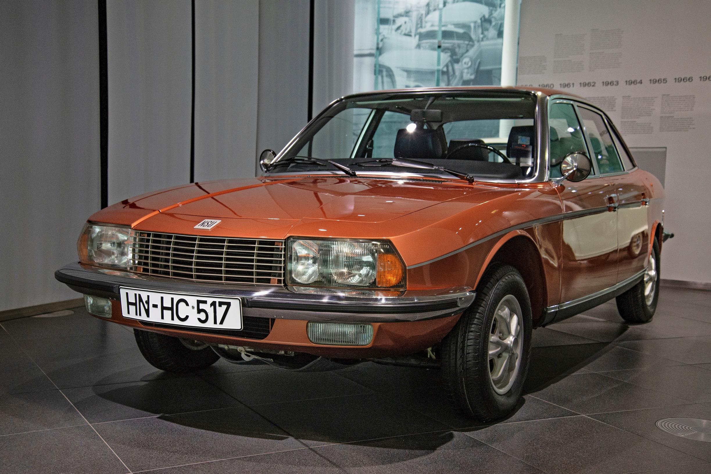 NSU RO 80. Mikä ihme keulalla oikein pörisee? No tietysti wankel, eli kiertomäntämoottori. RO 80 oli 1970-luvulla varsinainen ufo.